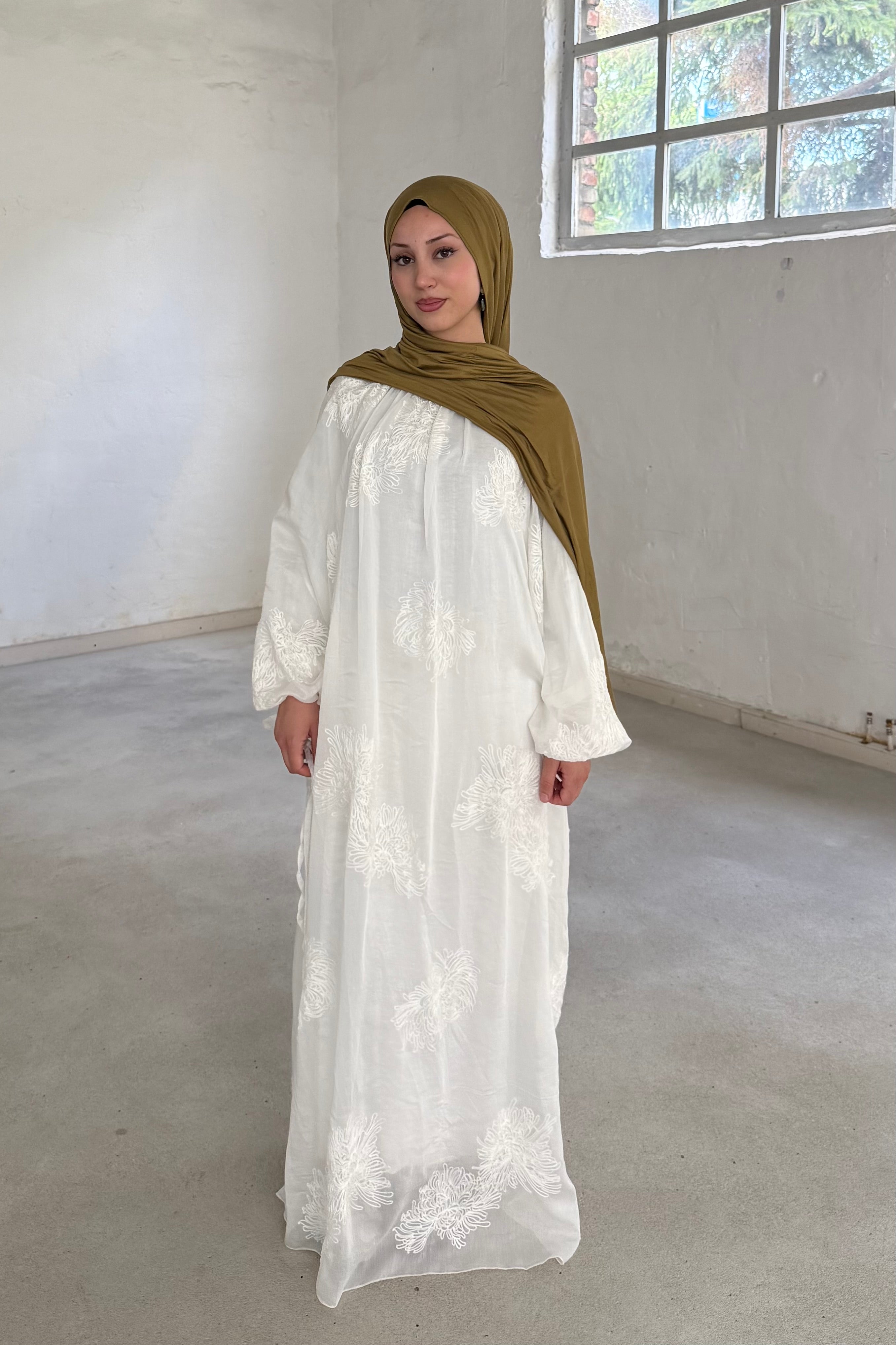 Nihal Kleid