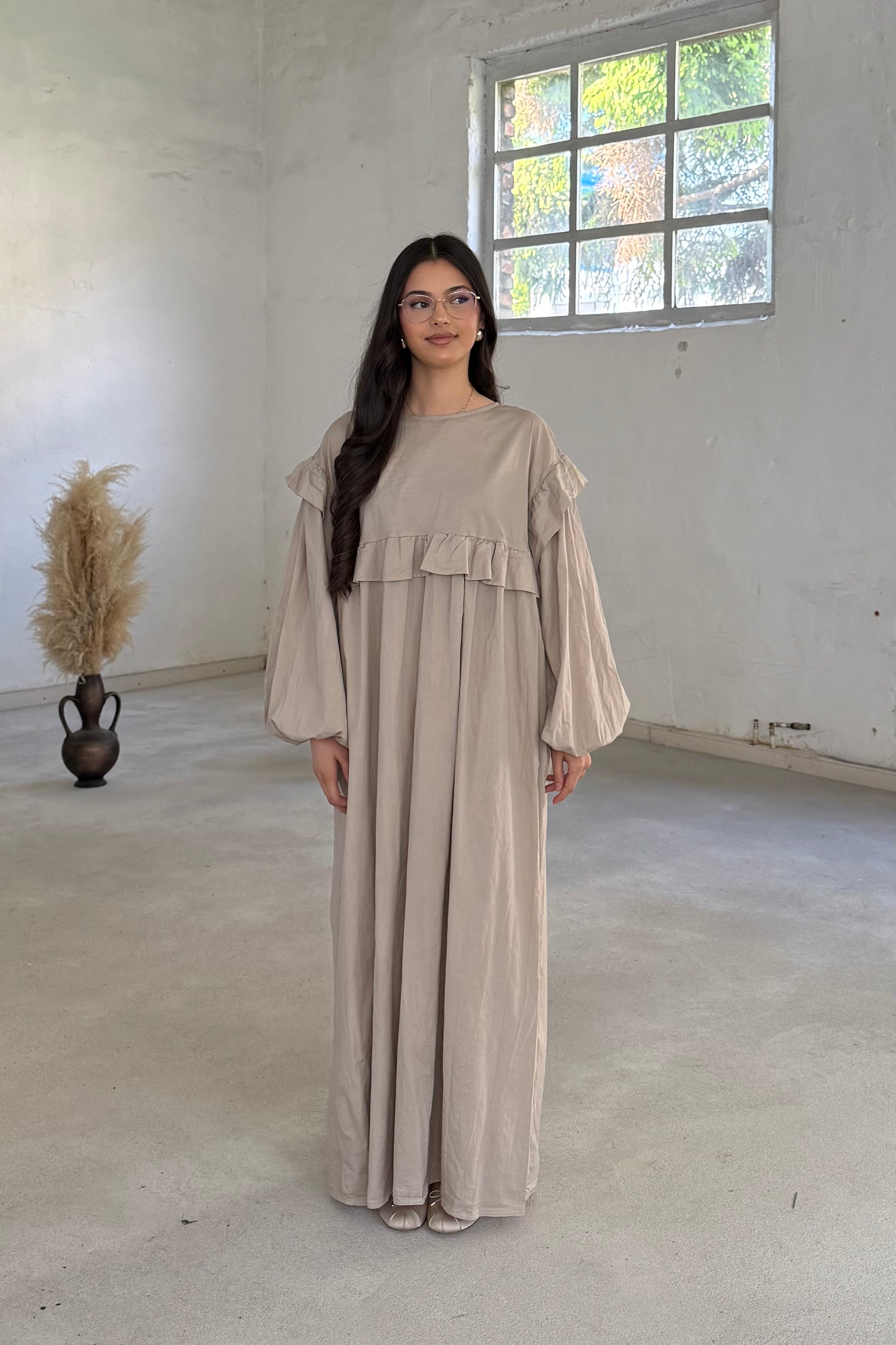 Pelin Kleid mit Rüschen