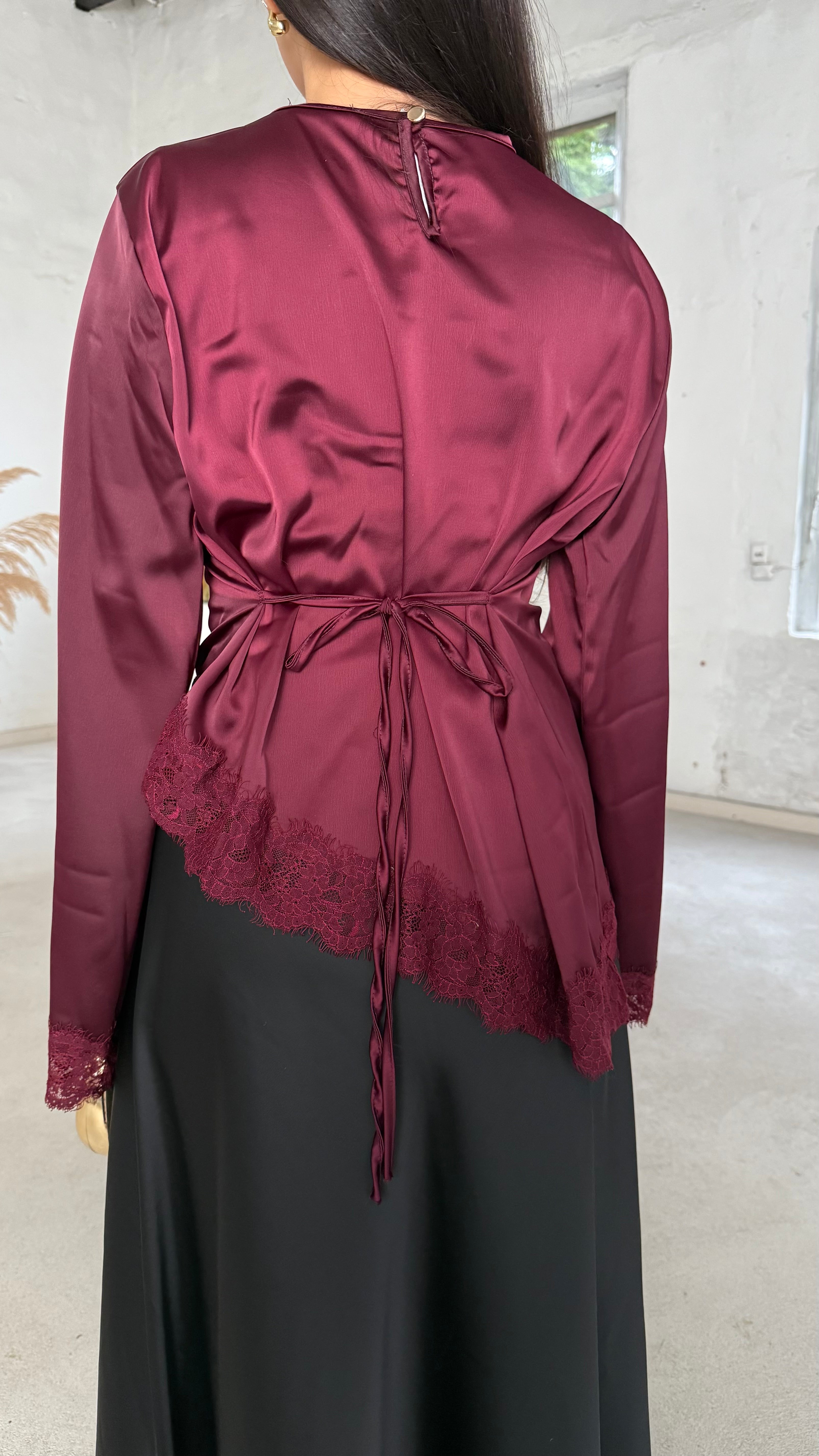 Mona Spitzen-Oberteil