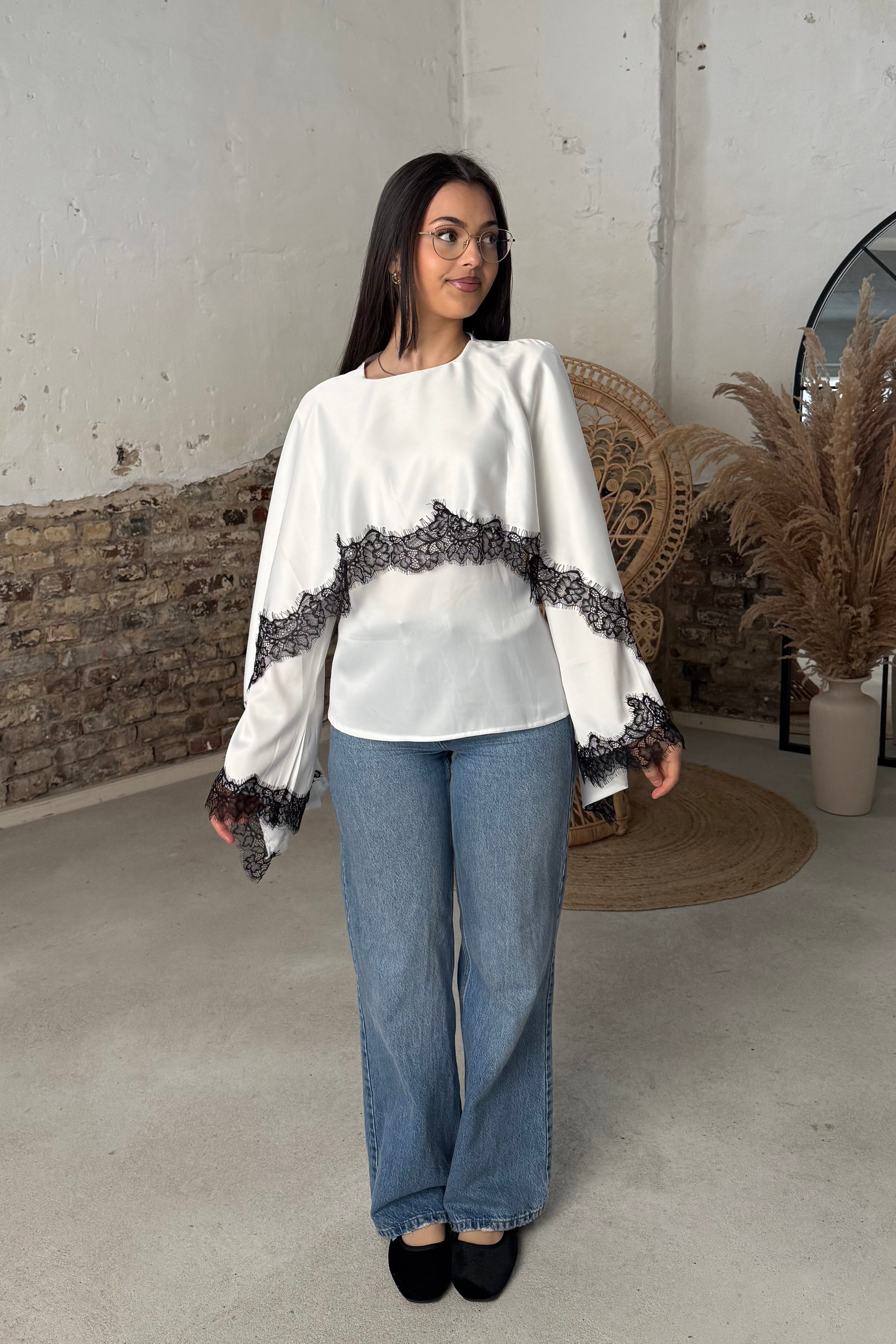 Leya Spitzen-Oberteil