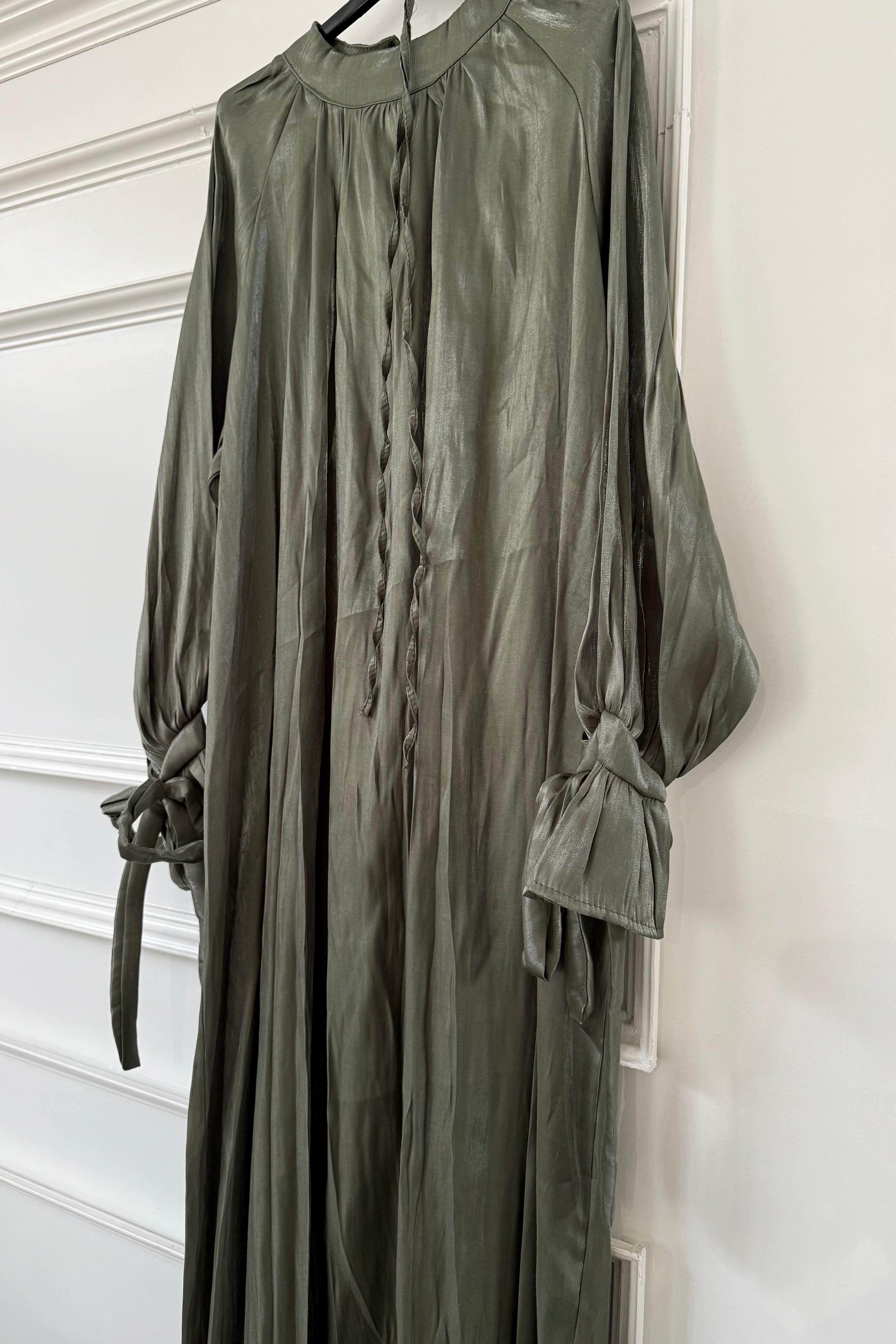 Melek Abaya