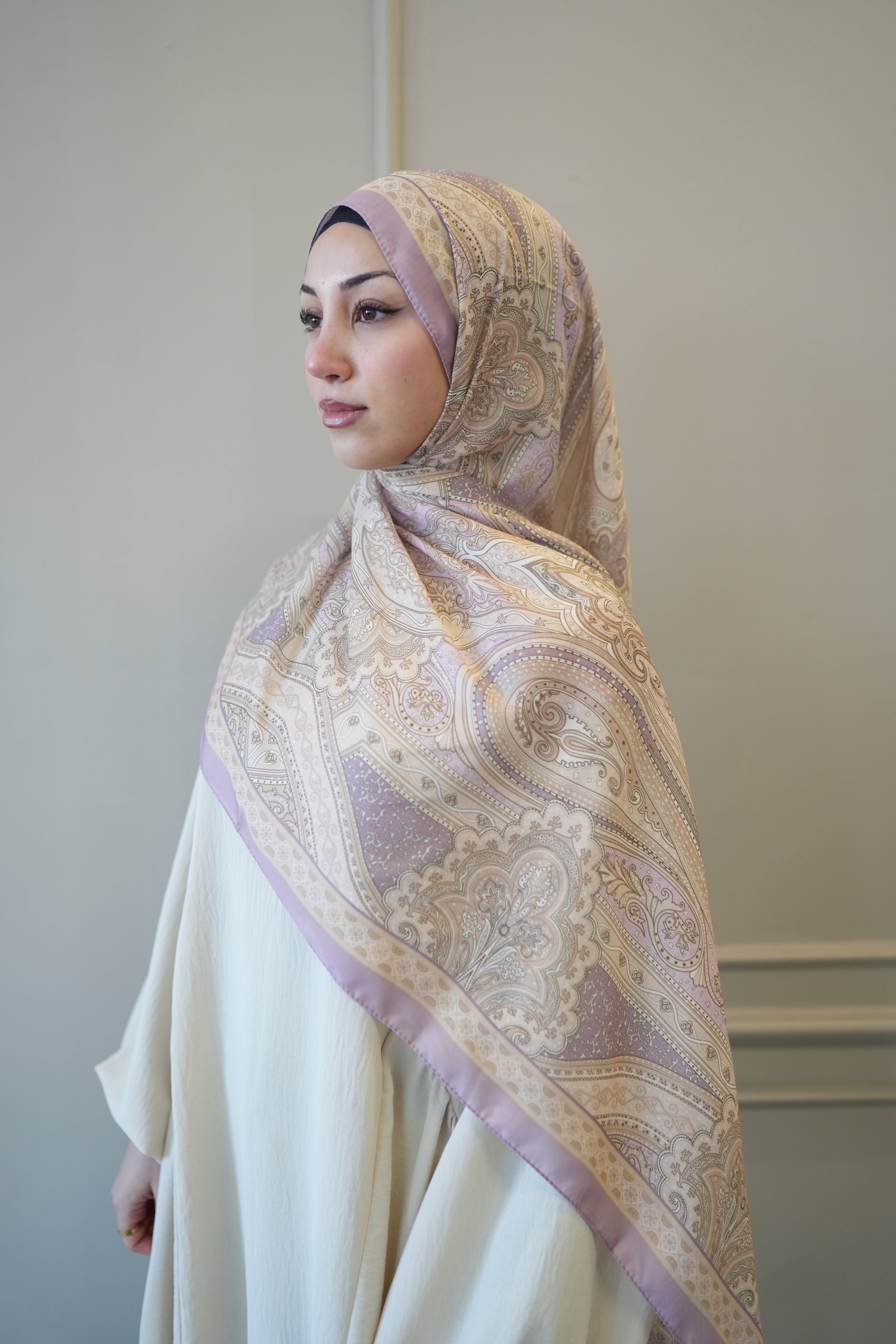 Soft Bohéme Hijab in Dusky Violet
