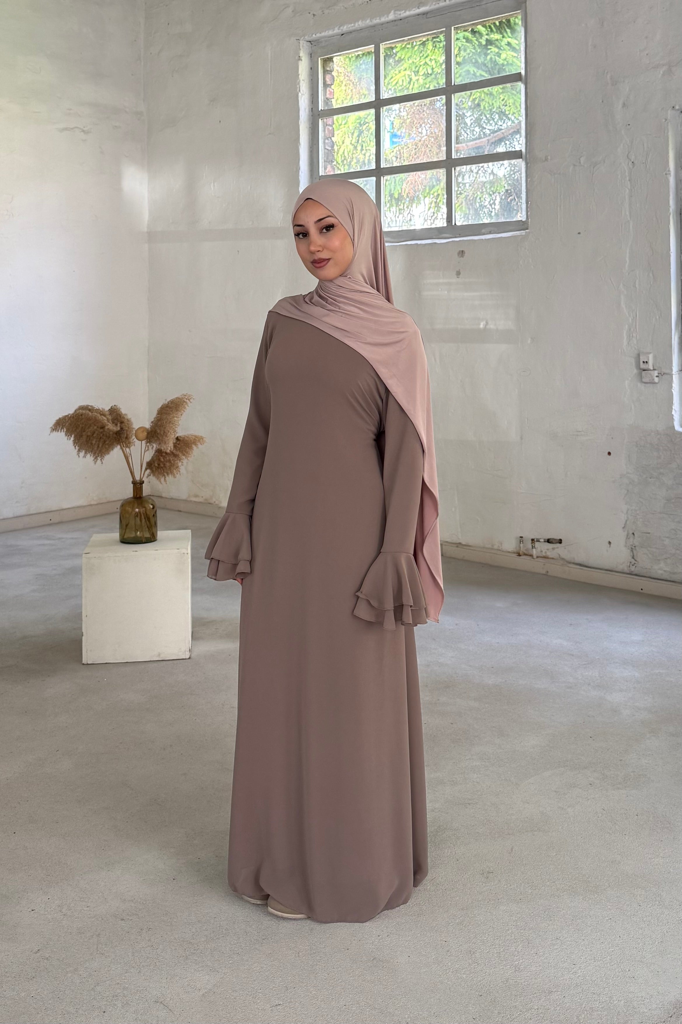 Farah Kleid mit Ärmel Details