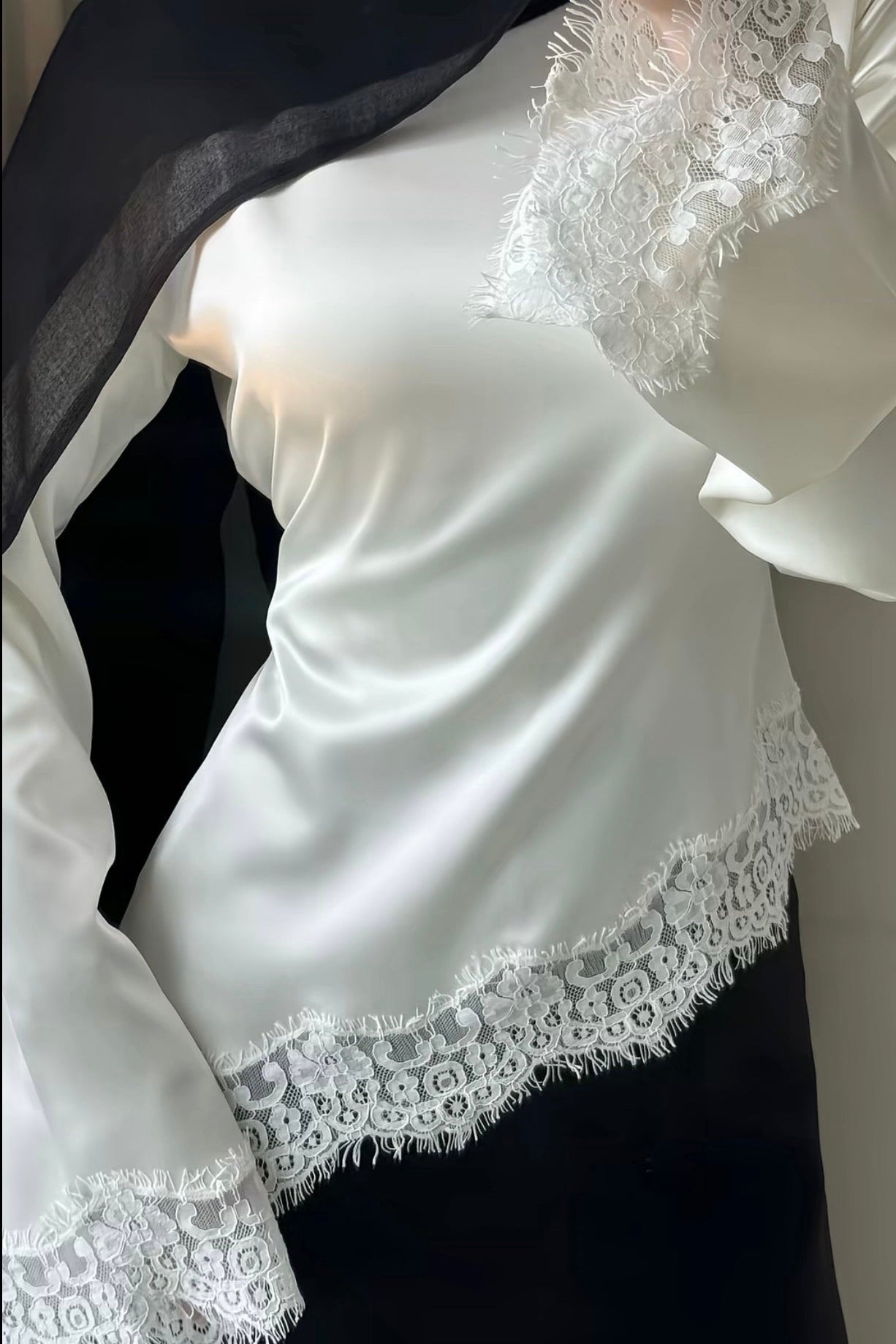 Mona Spitzen-Oberteil