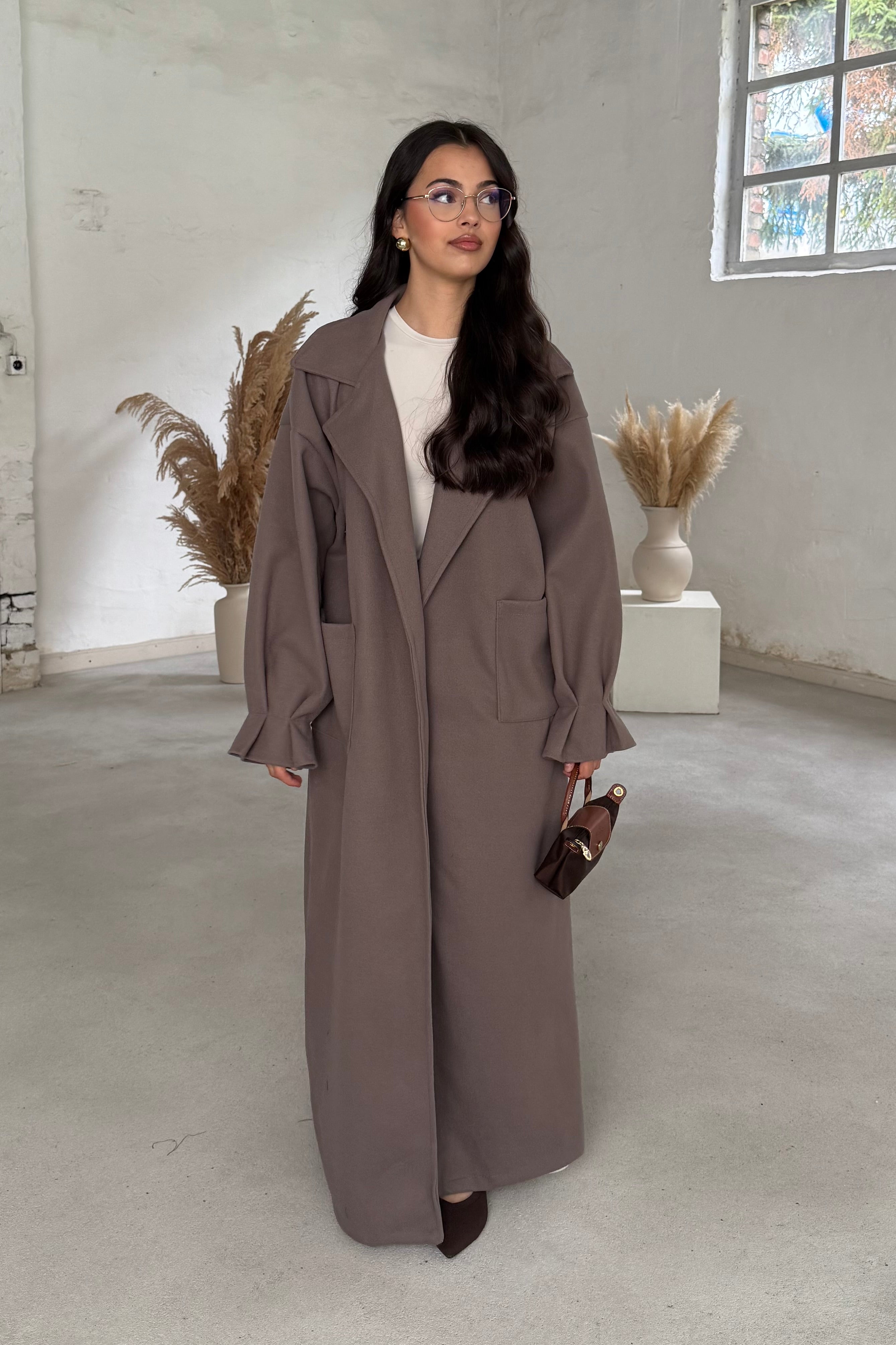 Ruba Mantel