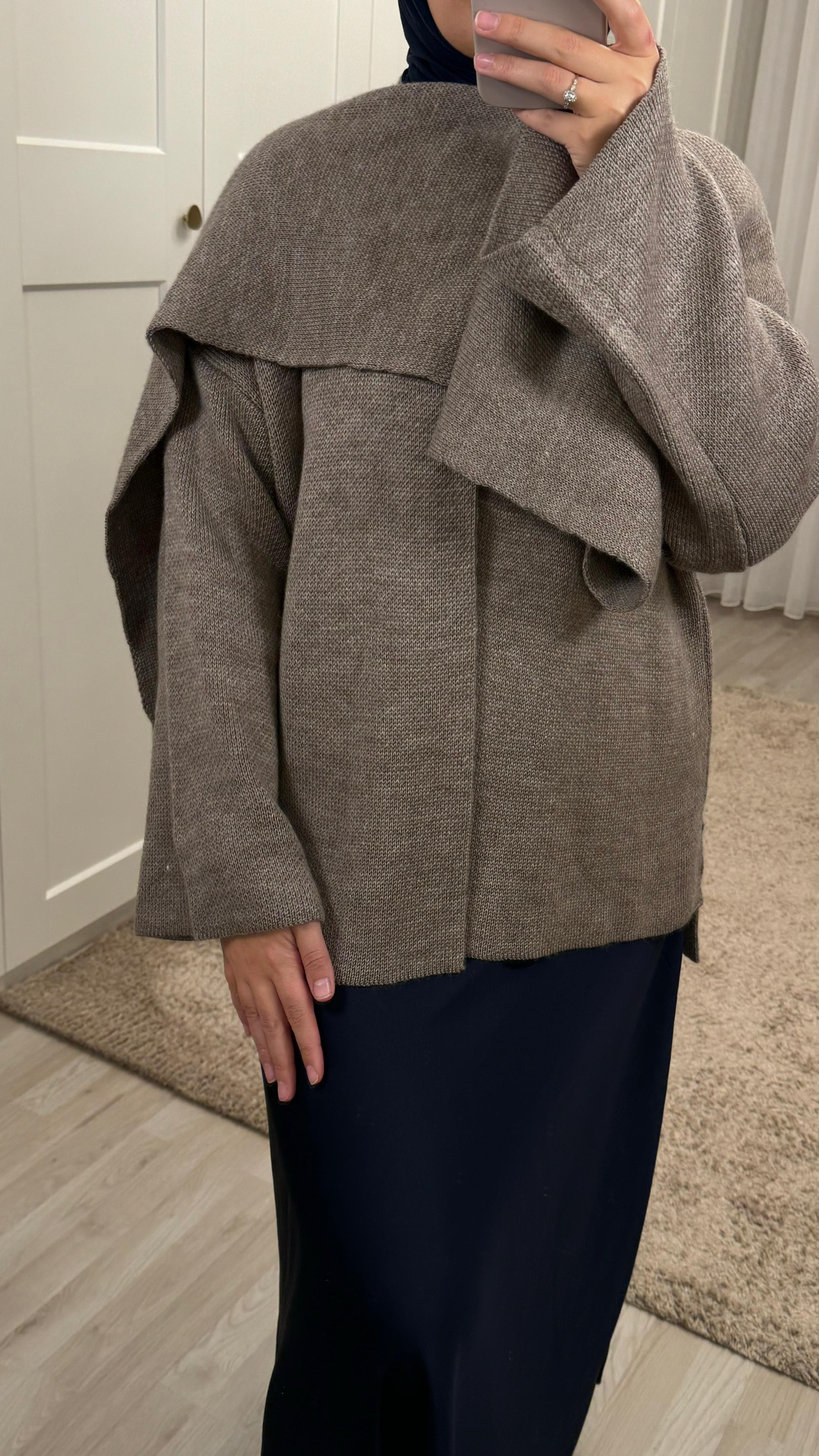 Cleo Strick Cape mit Schal