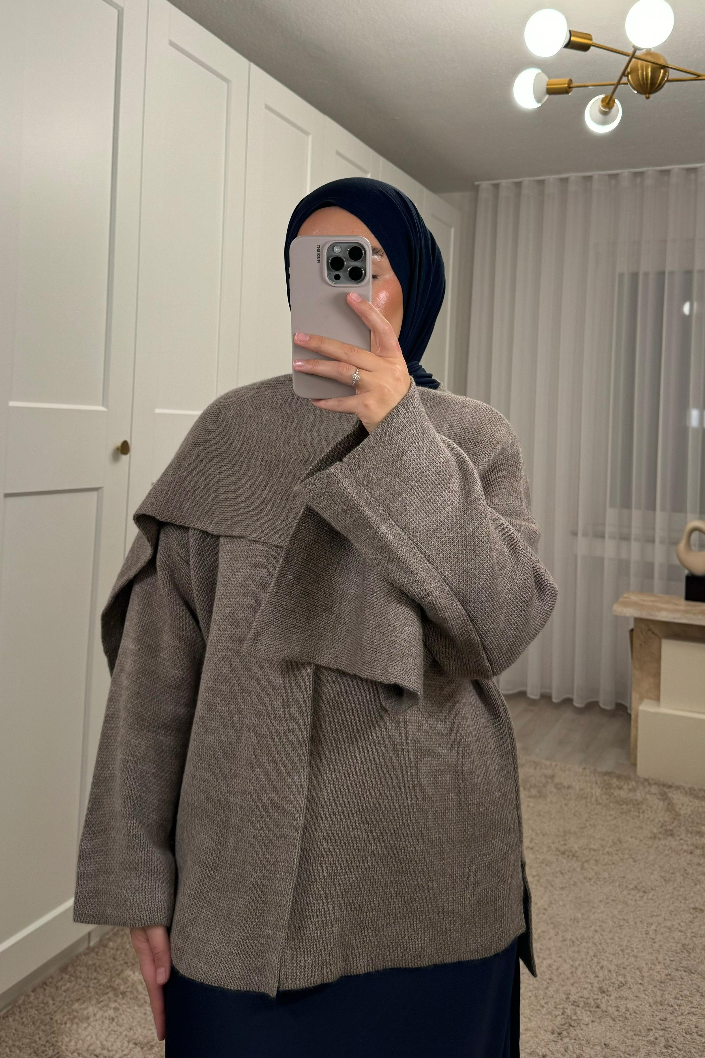 Cleo Strick Cape mit Schal
