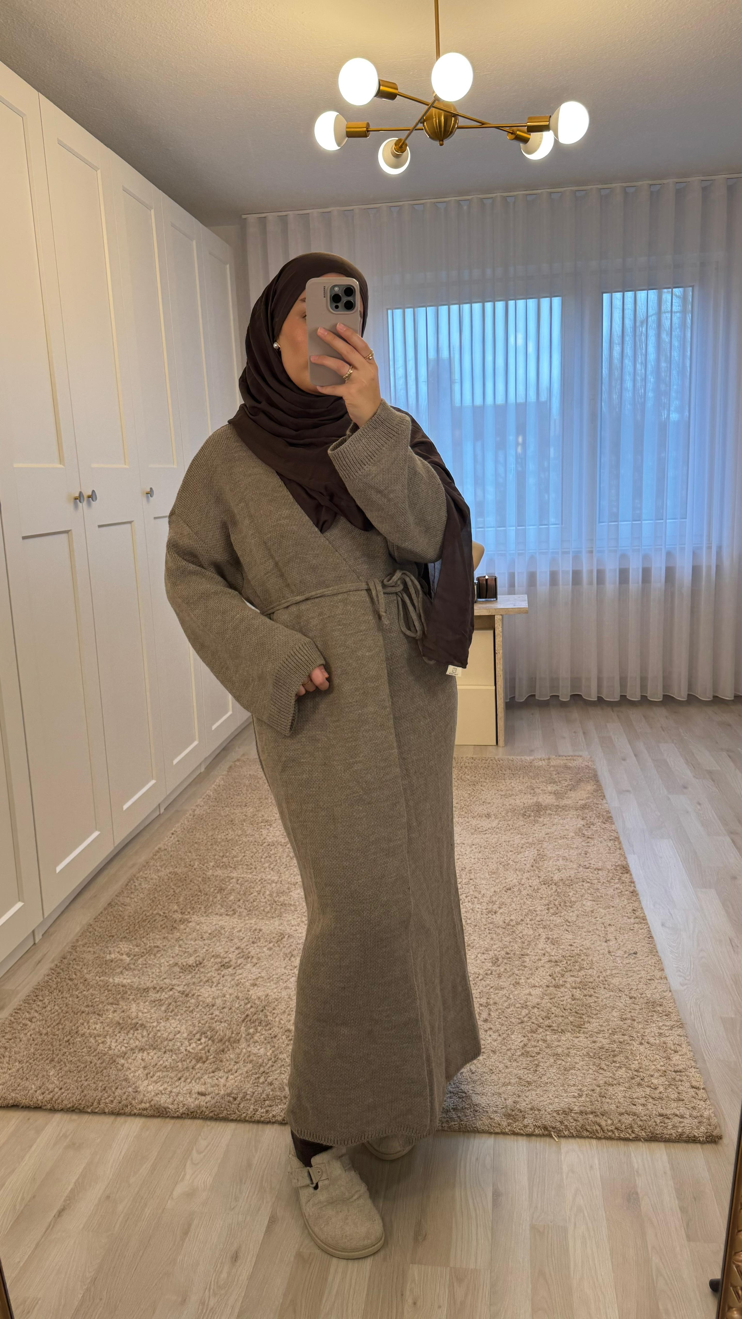 Vivi Strickkleid in Taupe