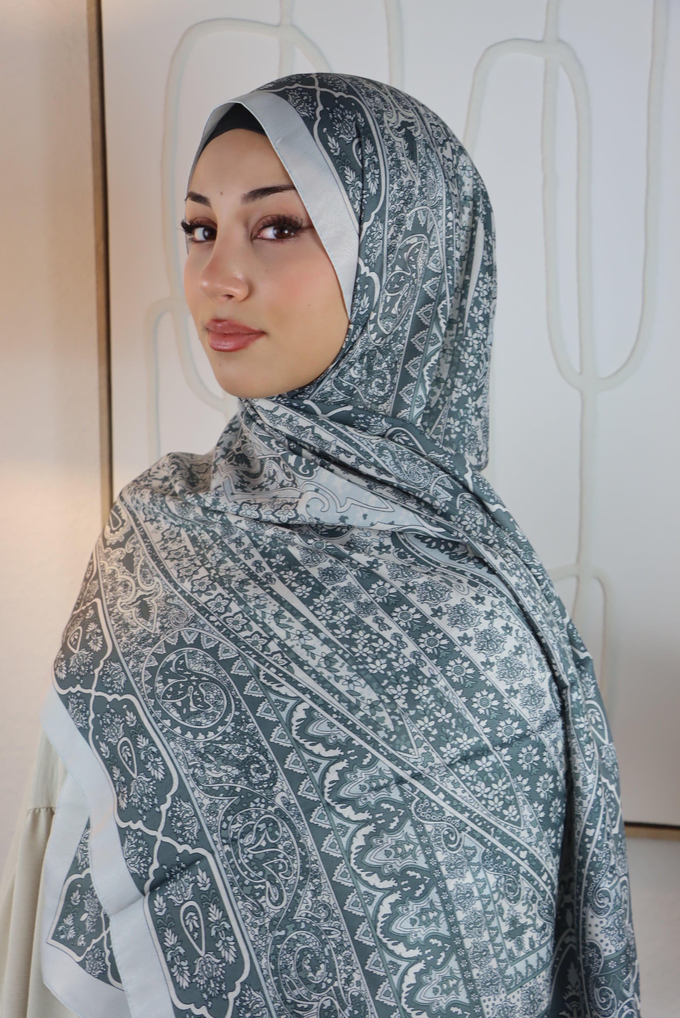 Bohemian Hijab Light Grey