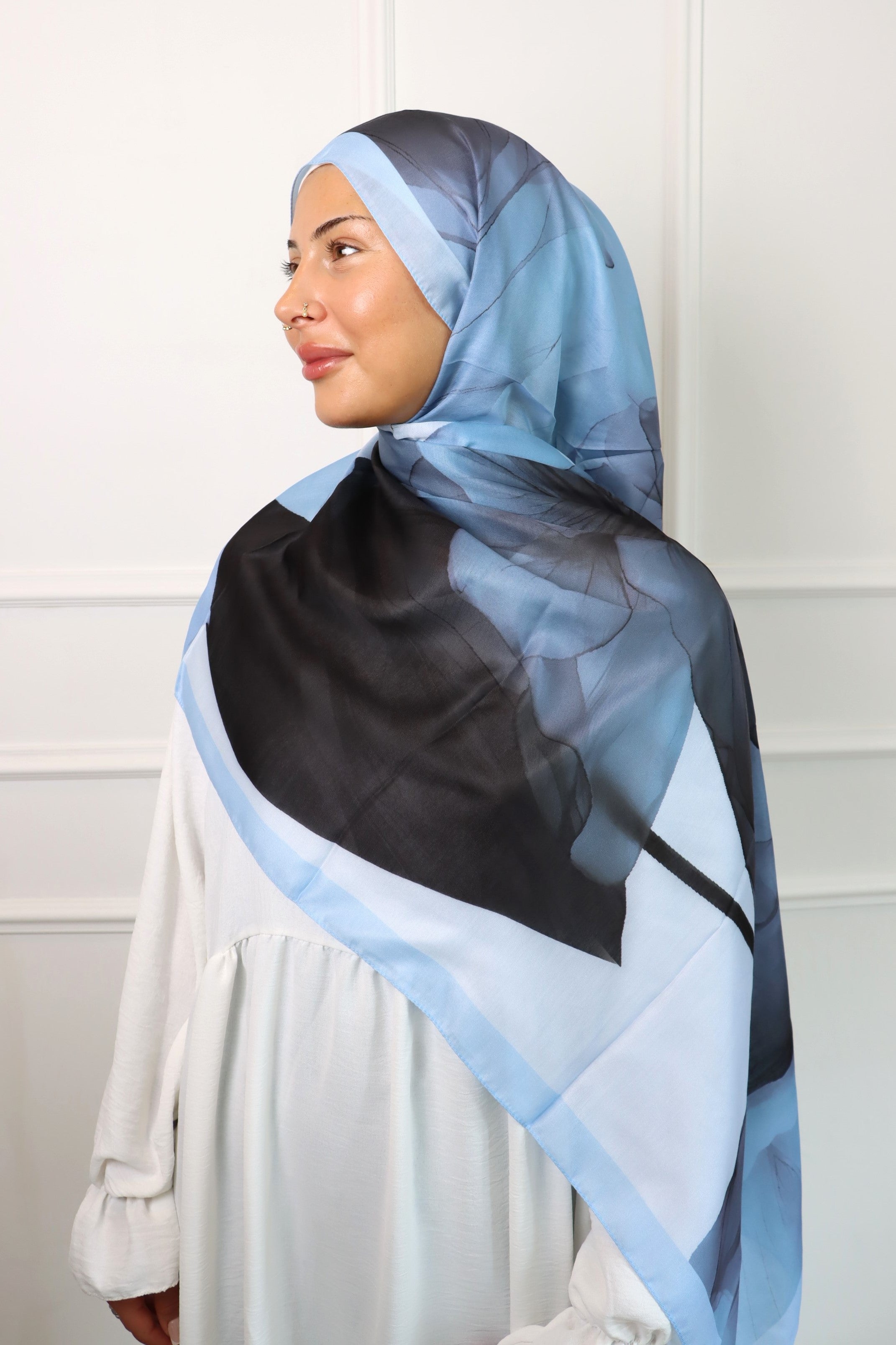 Blossom Hijab in Ocean
