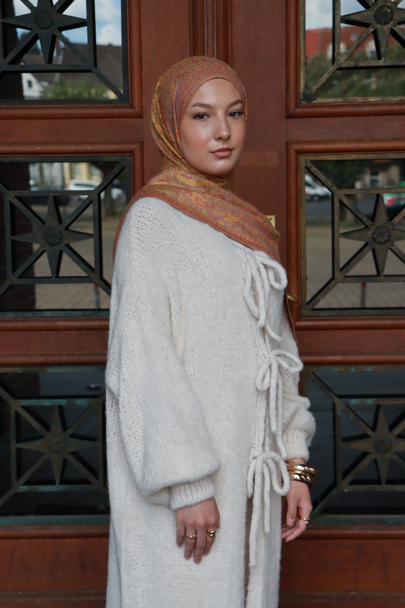 Amira Cardigan lang in Beige