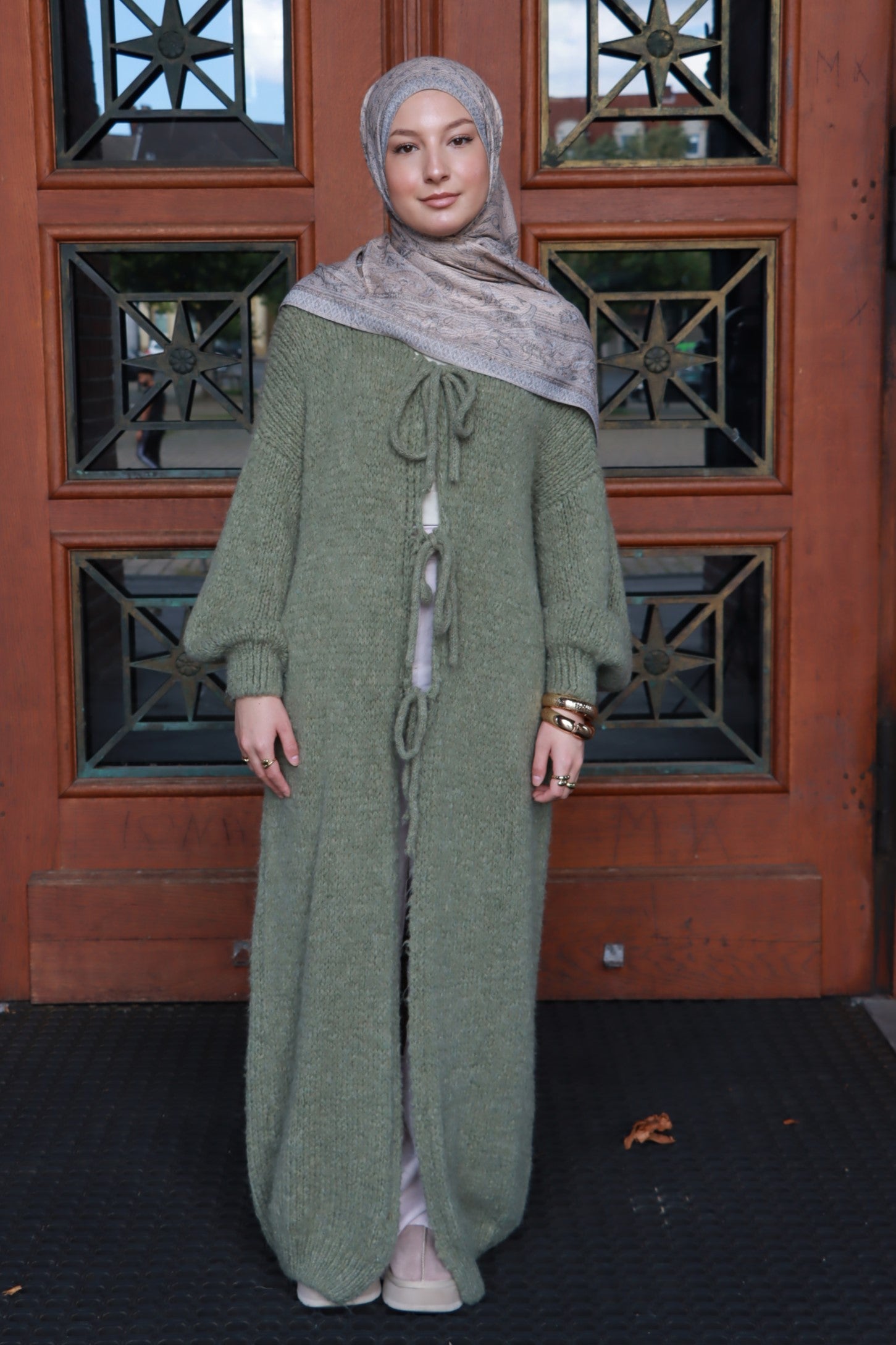 Amira Cardigan lang in Olivgrün