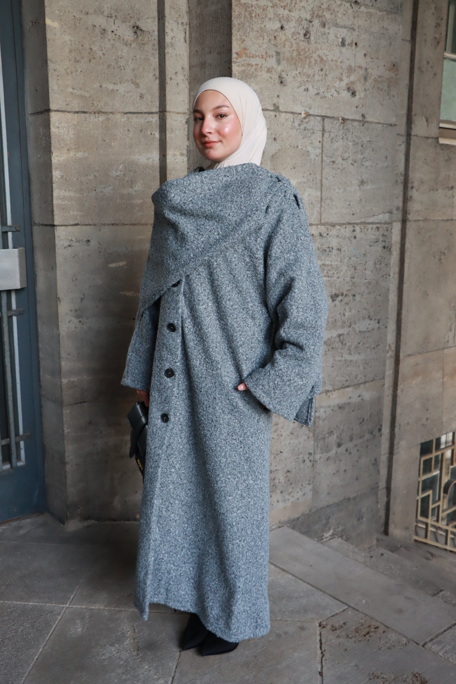 Liv Mantel mit integriertem Schal in Grau