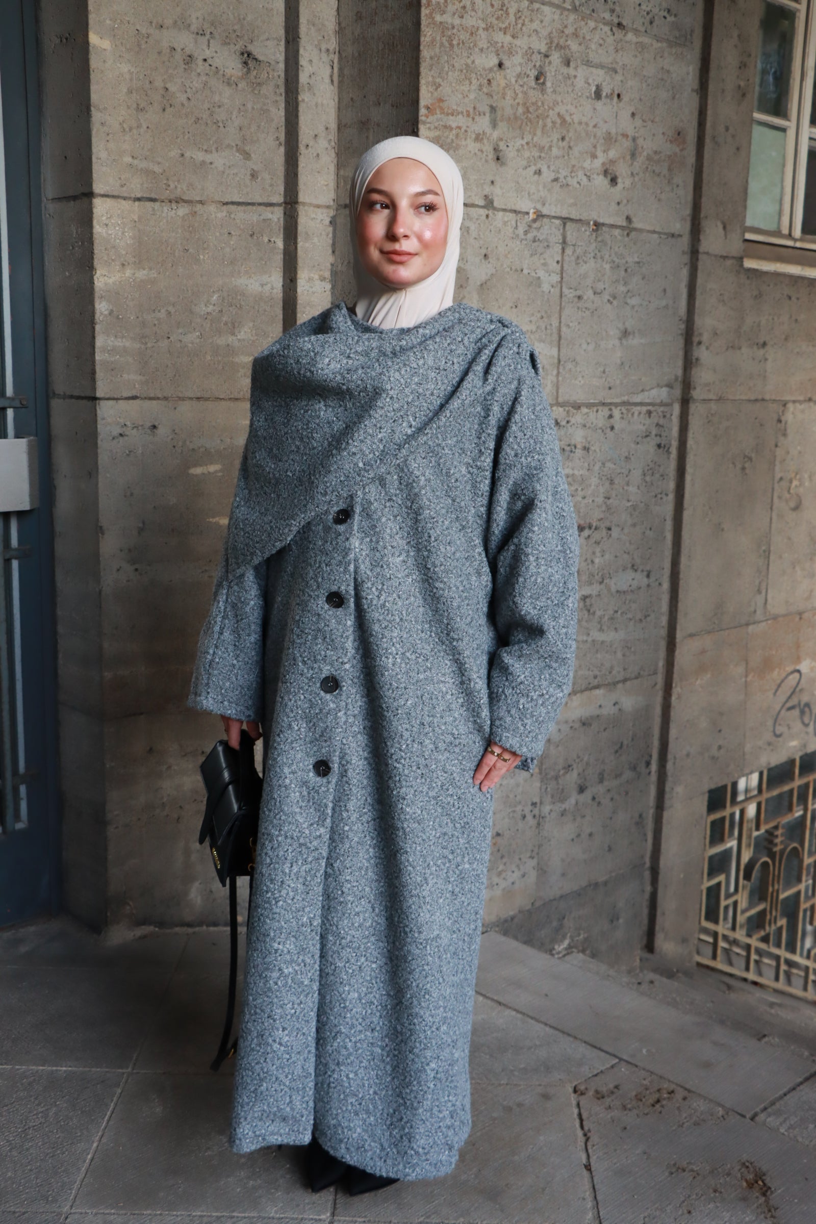 Liv Mantel mit integriertem Schal in Grau
