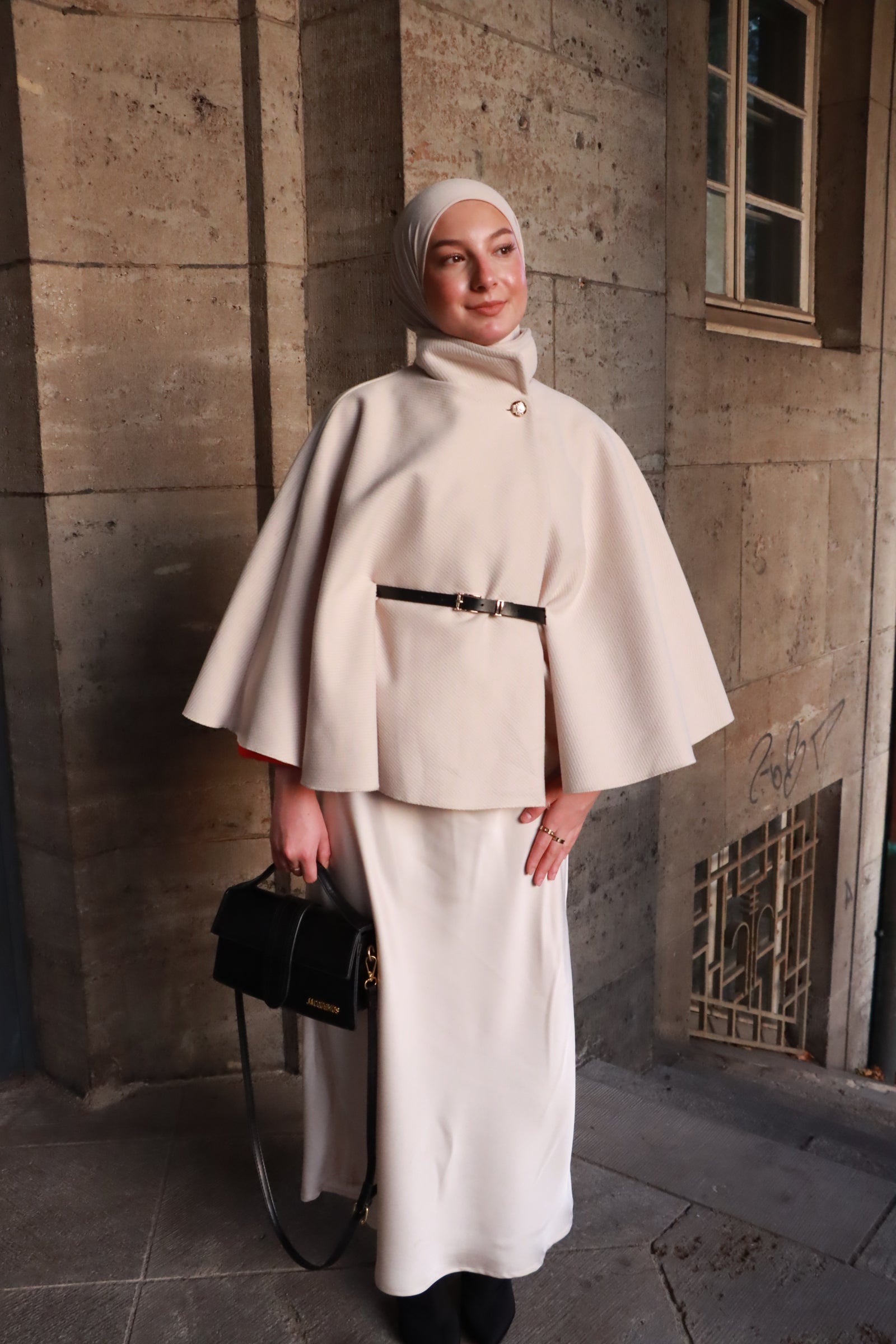 Cape mit Gürtel in kurz