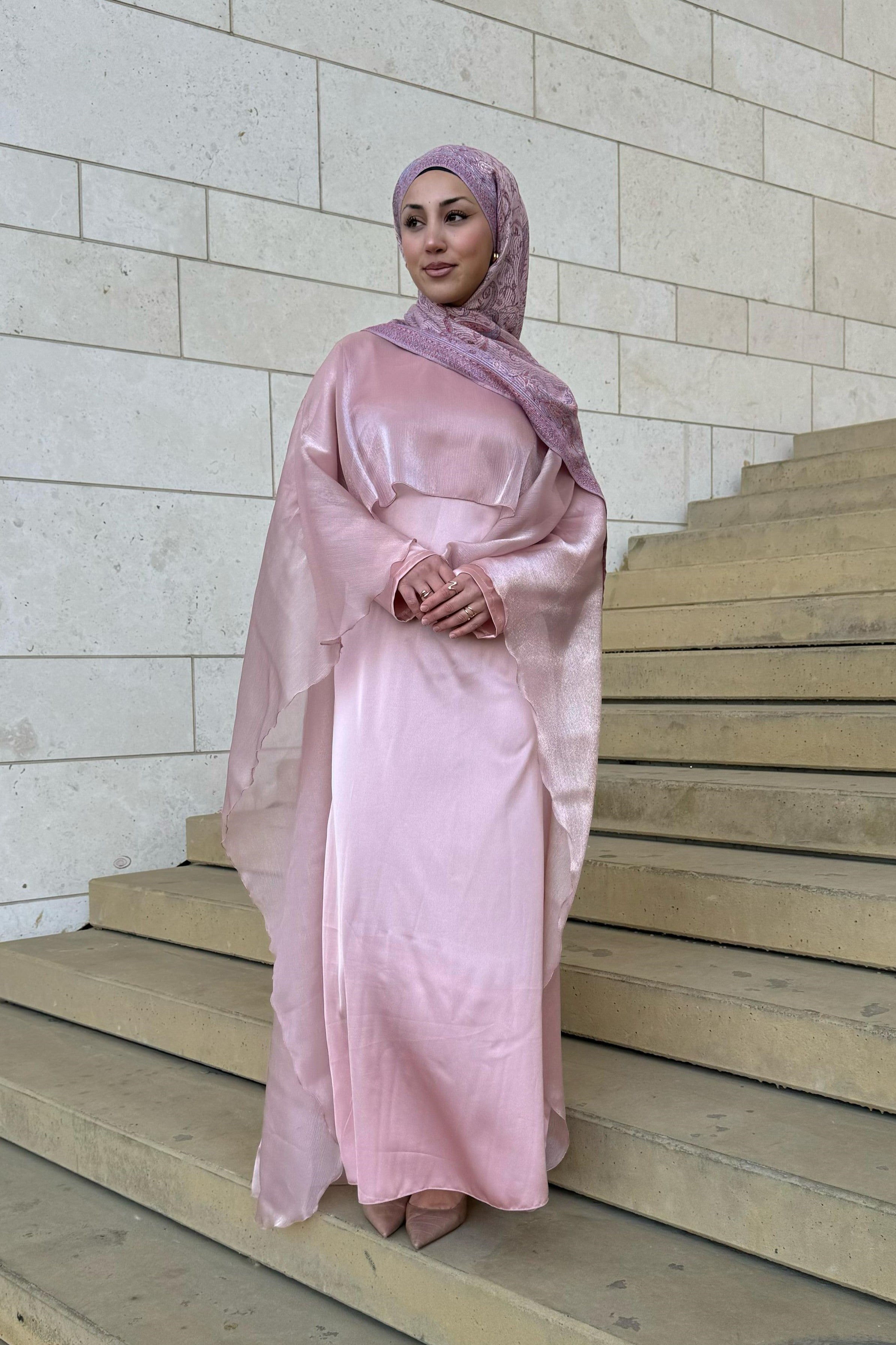 Efna Abaya
