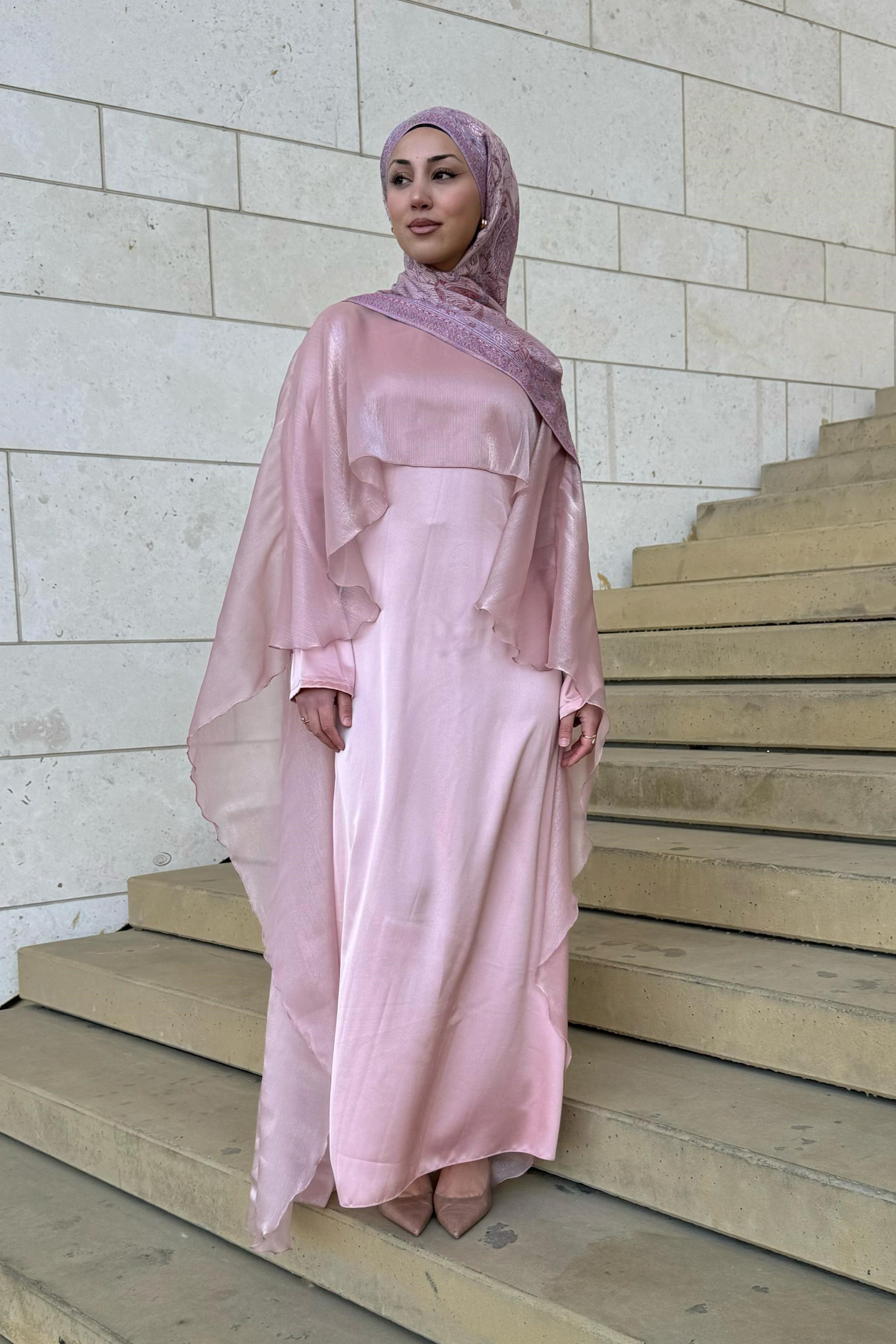 Efna Abaya