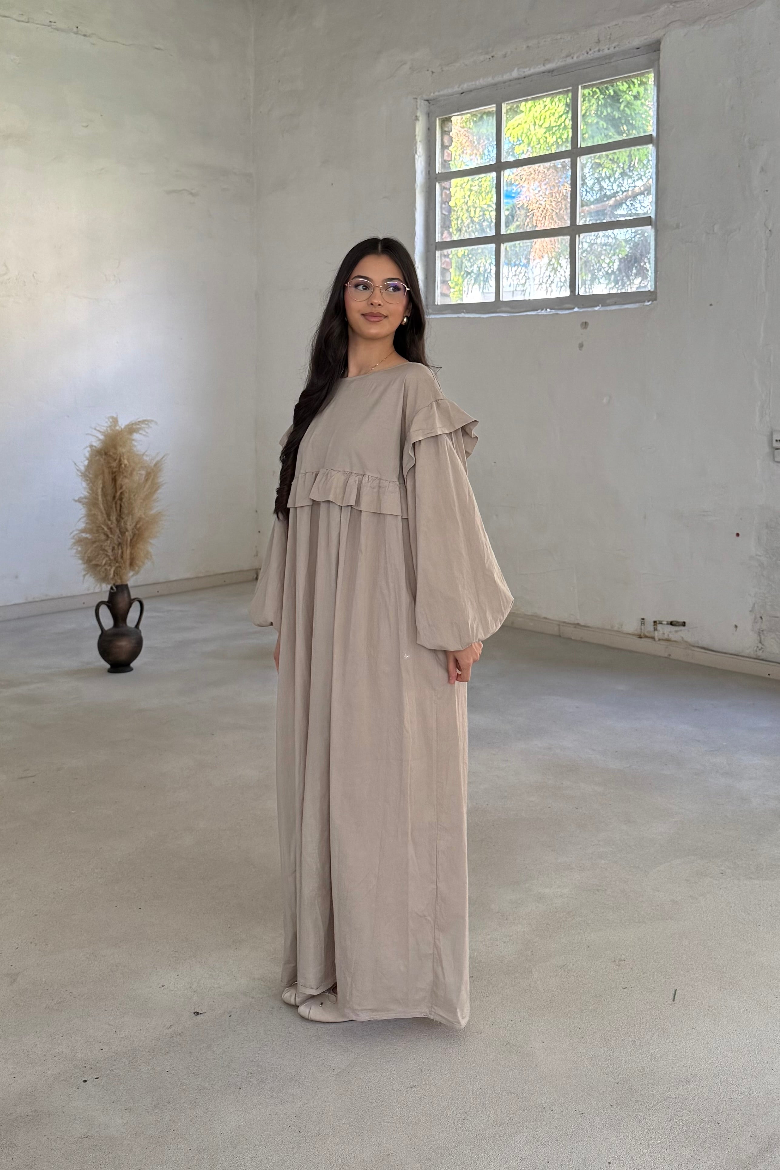 Pelin Kleid mit Rüschen