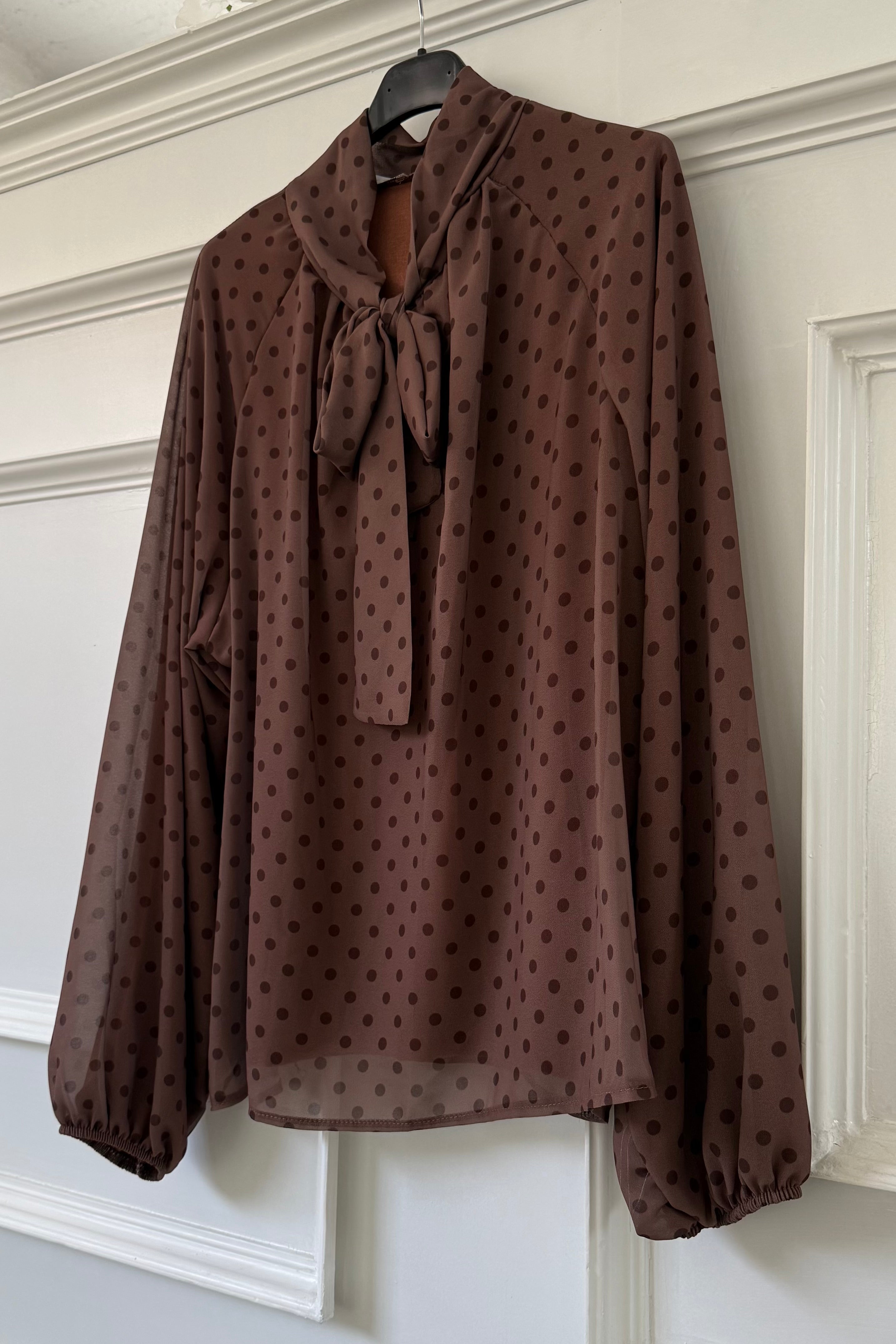 Belle Bluse mit Punkten