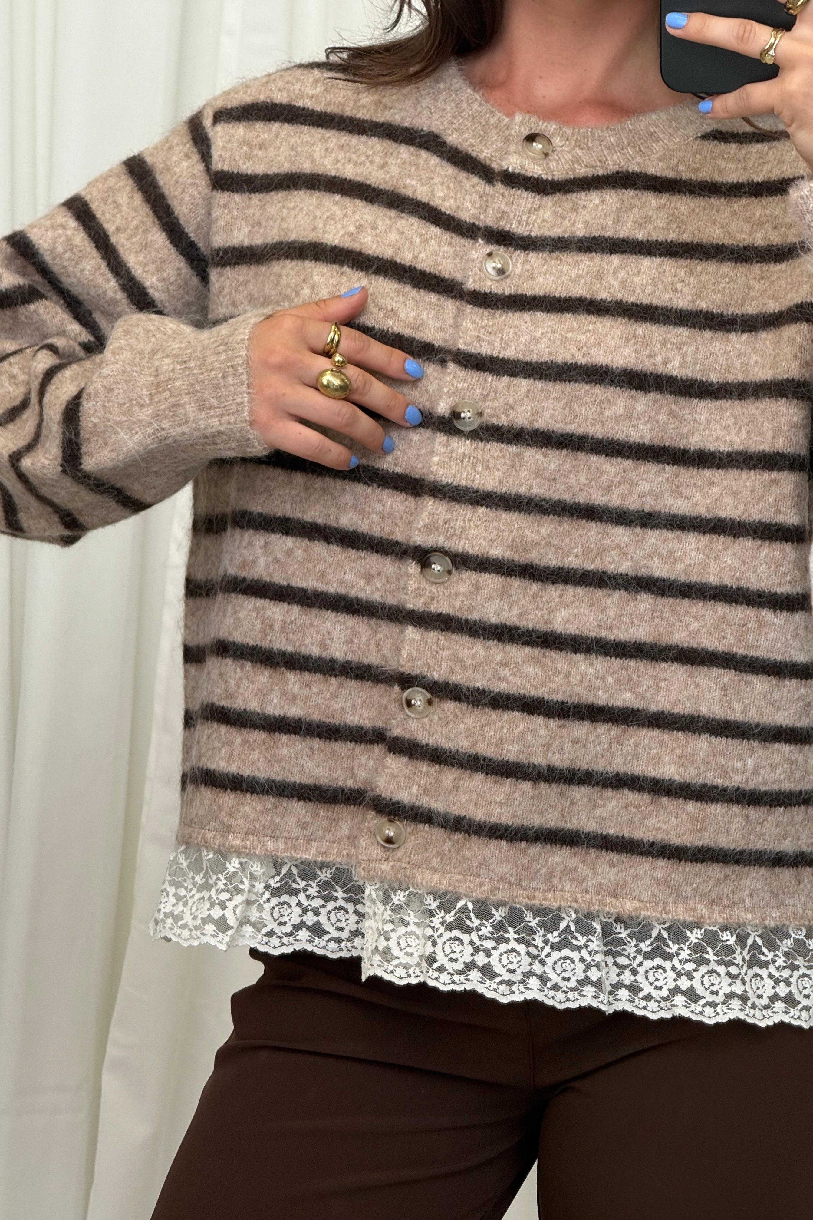 Alara Spitzen-Cardigan