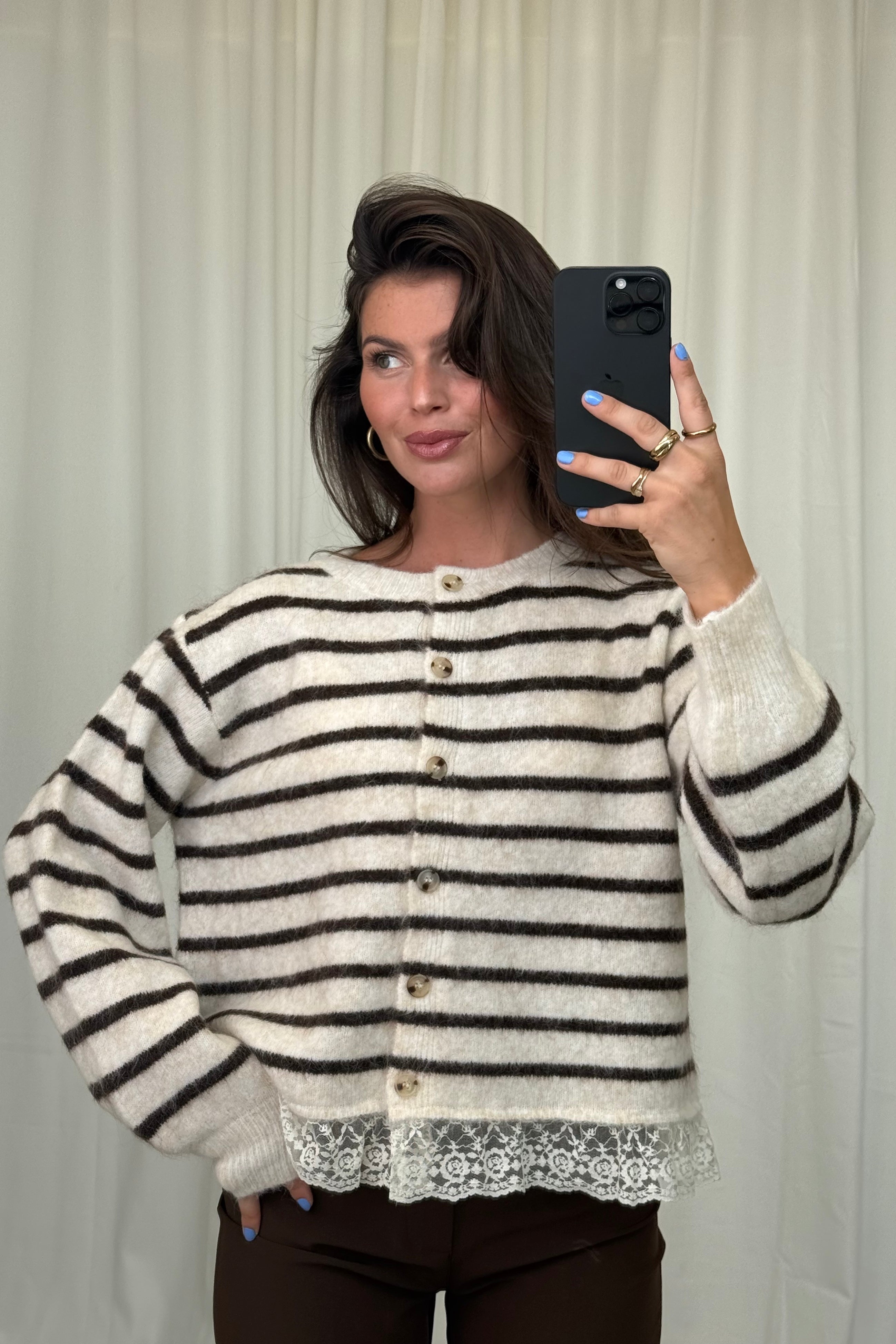 Alara Spitzen-Cardigan
