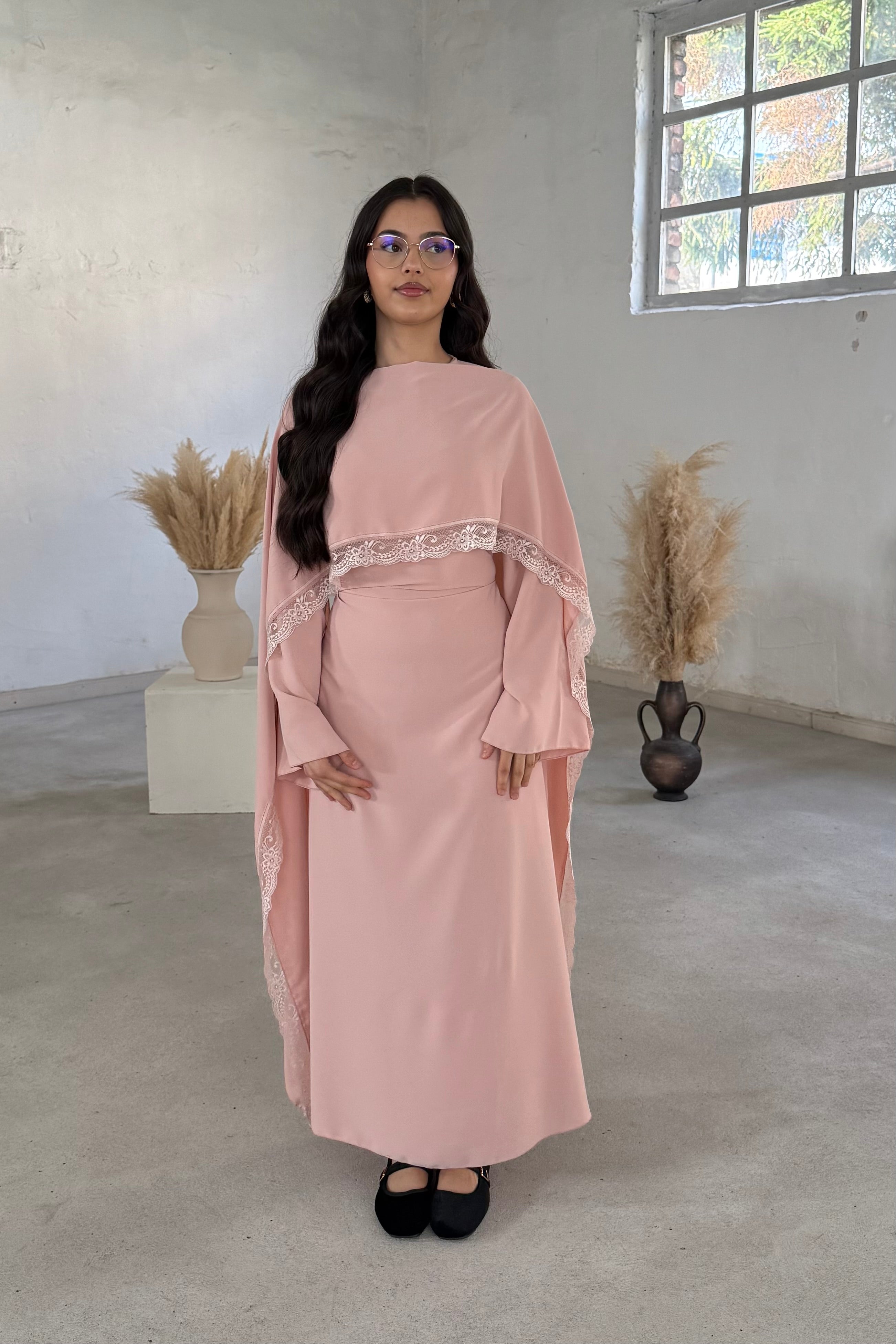 Nura Spitzen-Abendkleid