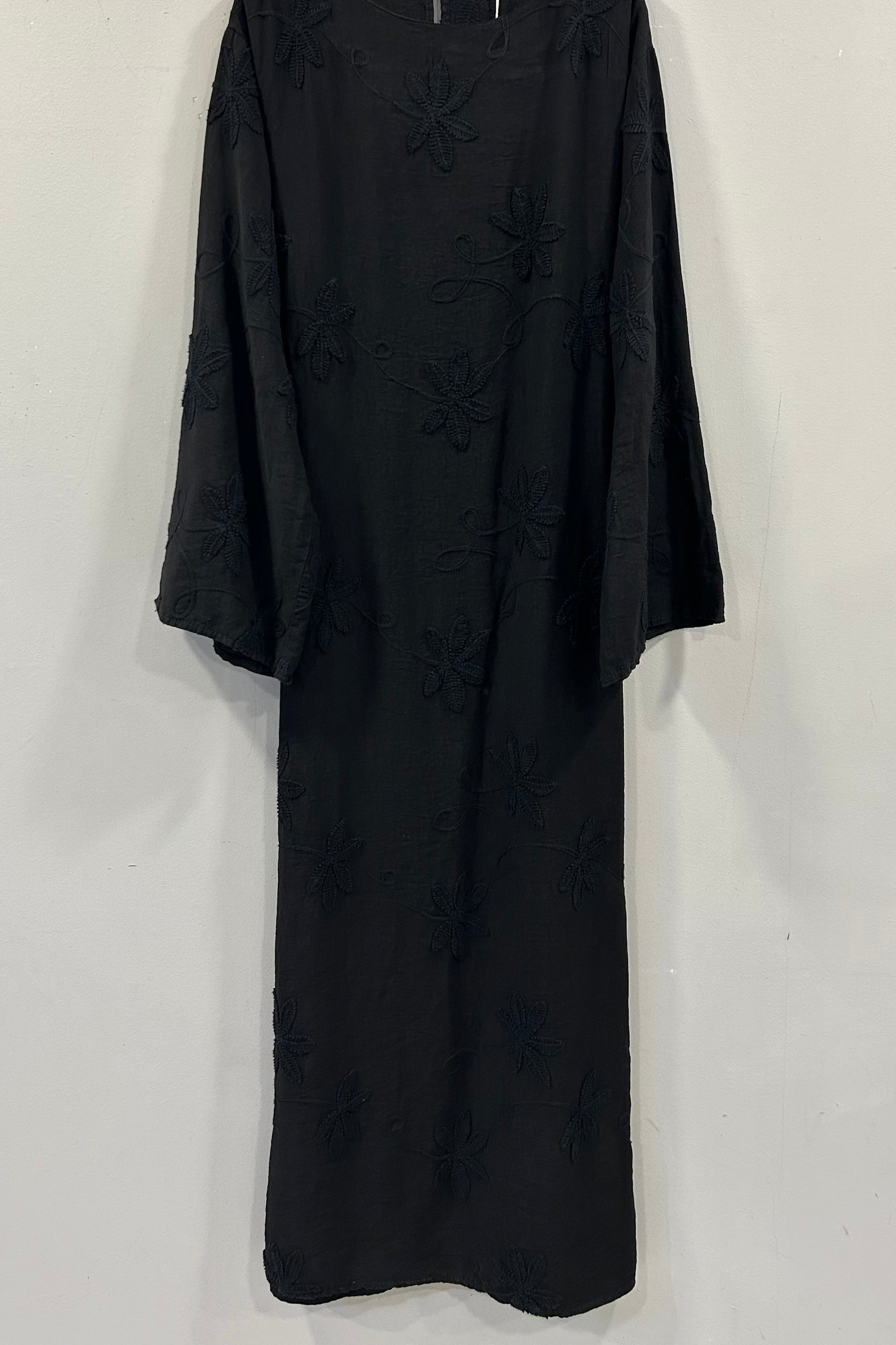 Belin Kleid mit gestickten Blumen