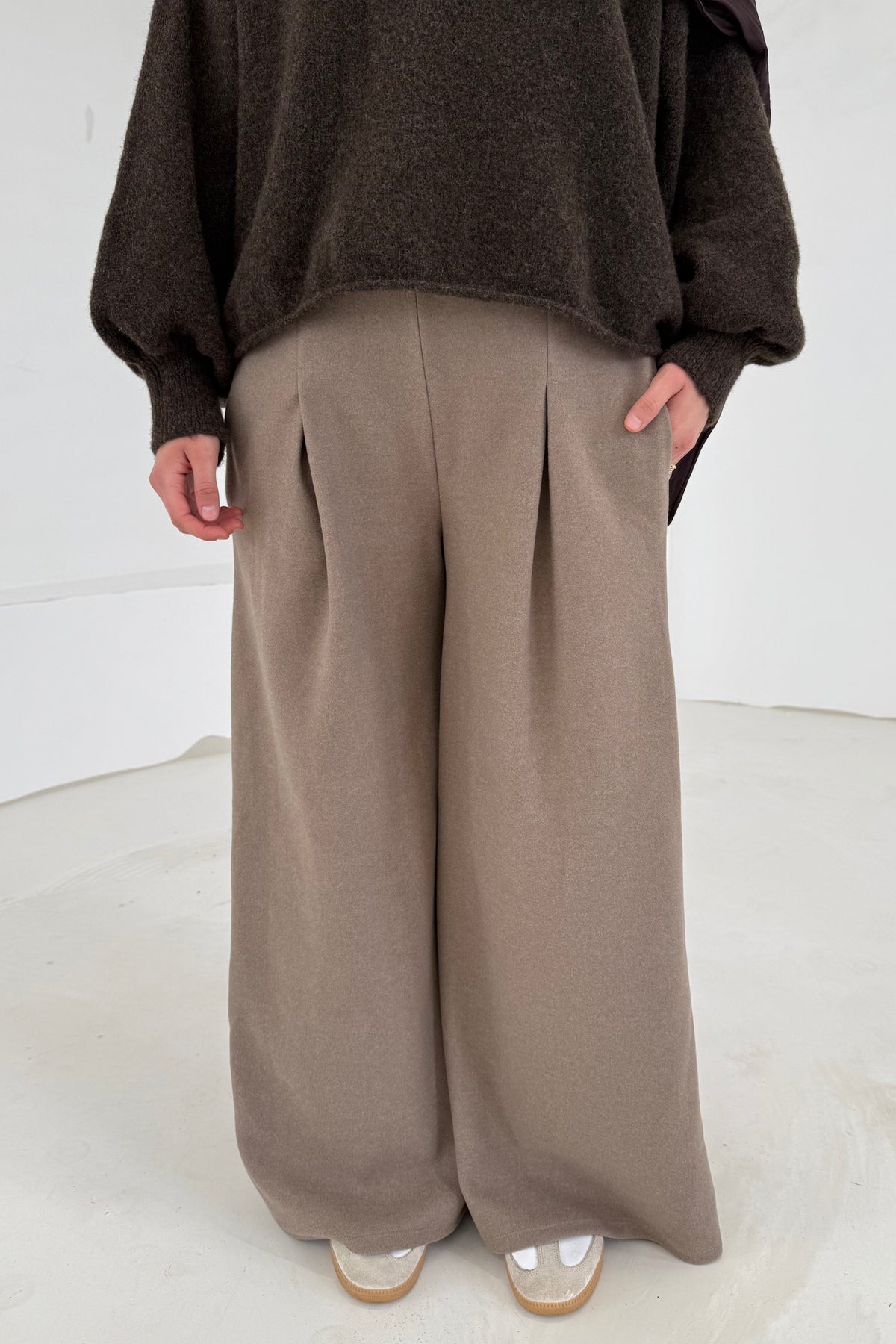 Flowy Wide Leg Hose