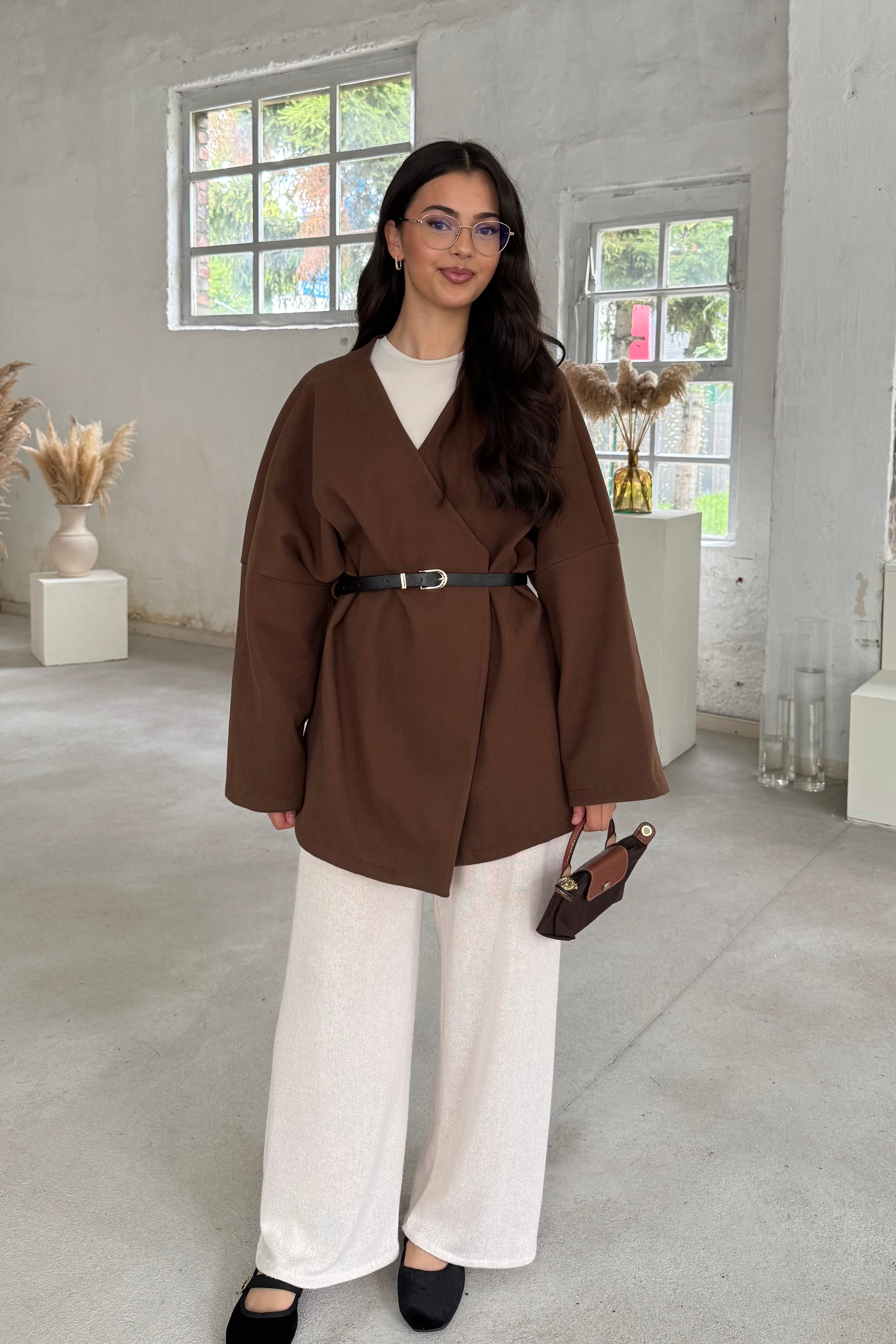 Eli Jacke mit Gürtel