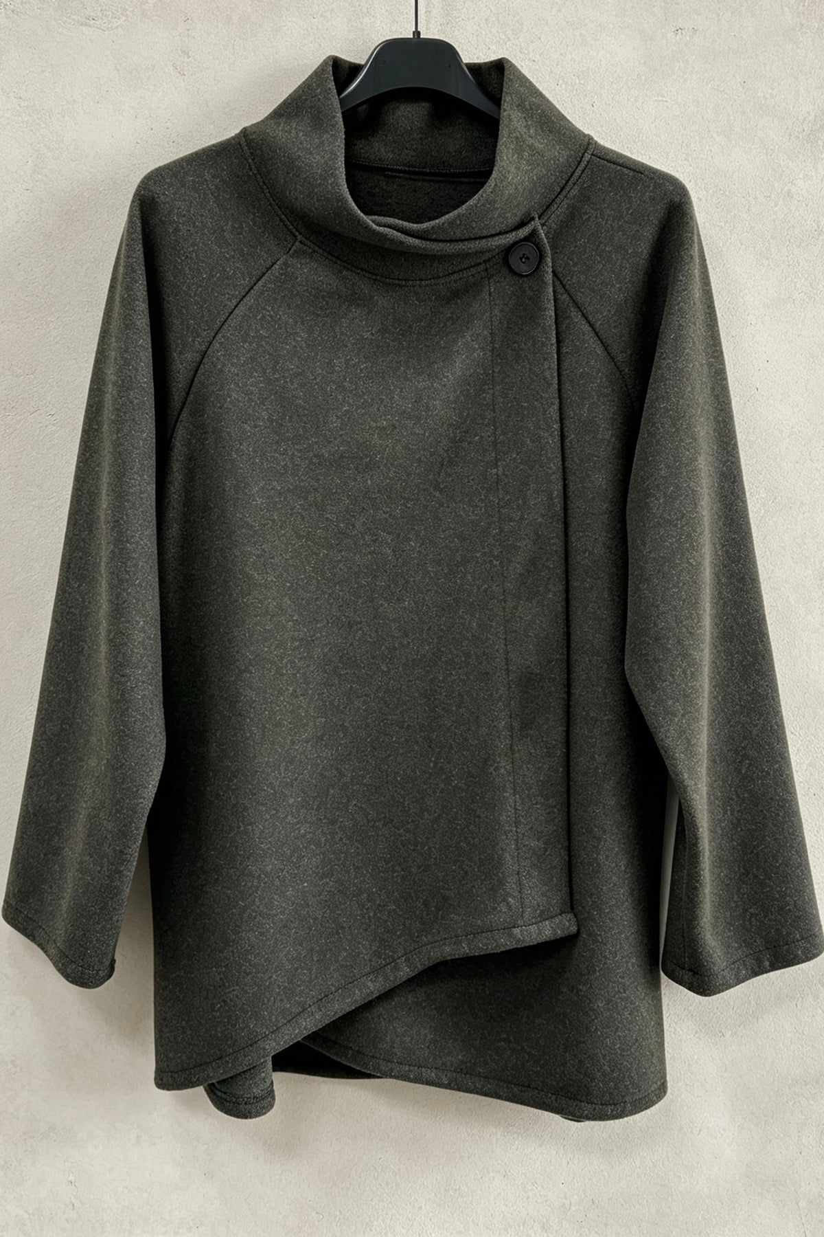 Malak Poncho