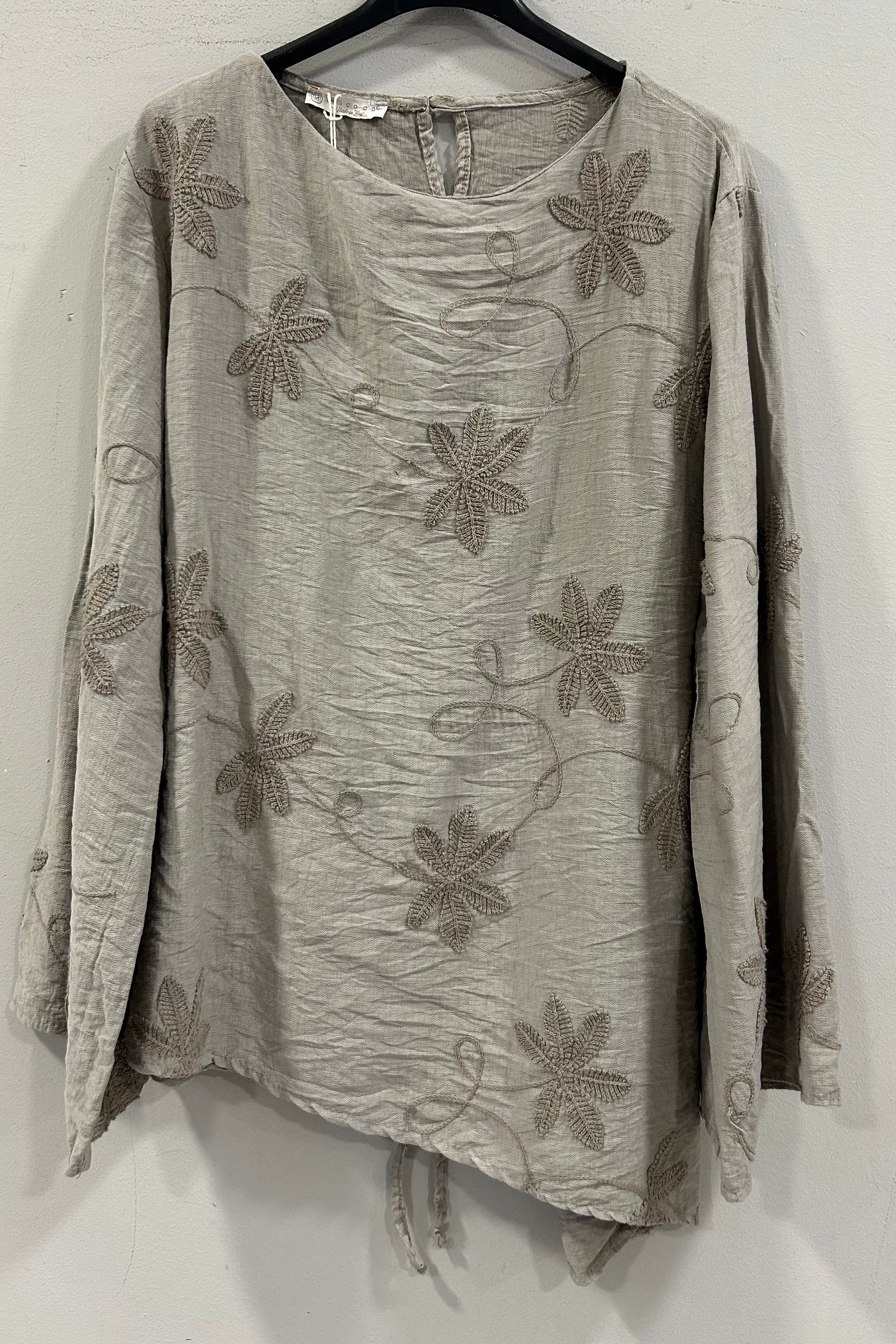 Belin Oberteil mit gestickten Blumen
