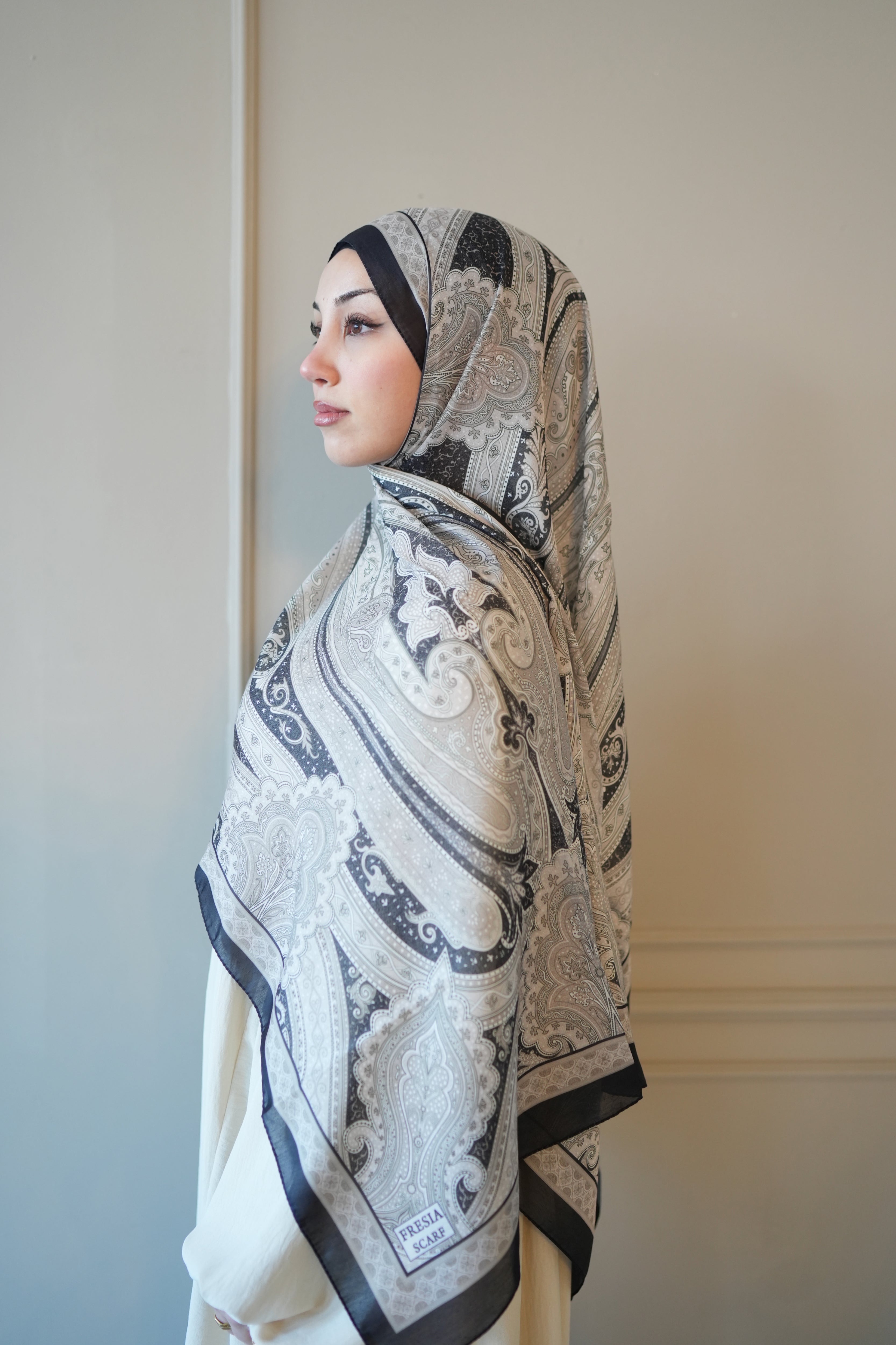 Soft Bohéme Hijab in Black