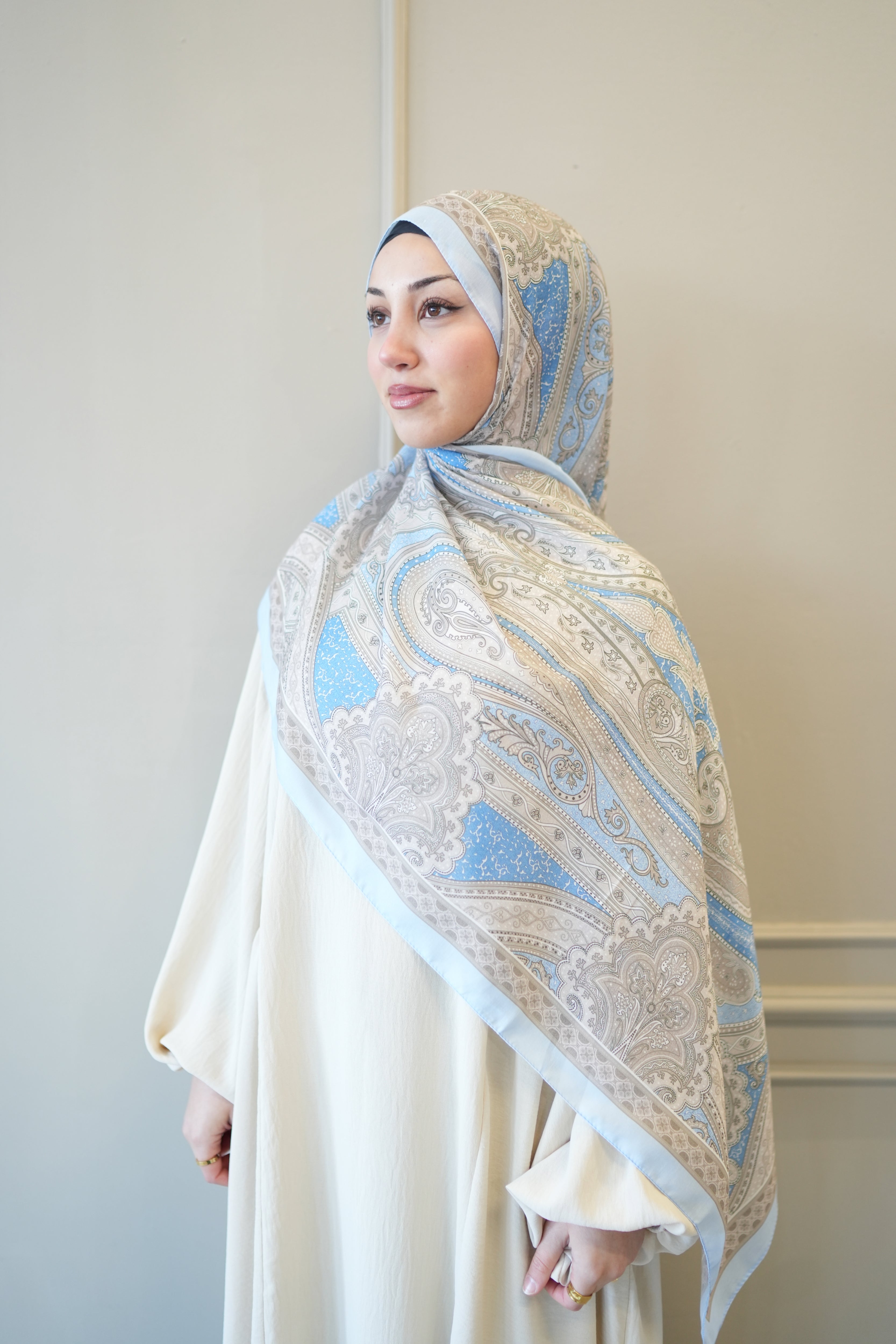 Soft Bohéme Hijab in Sky