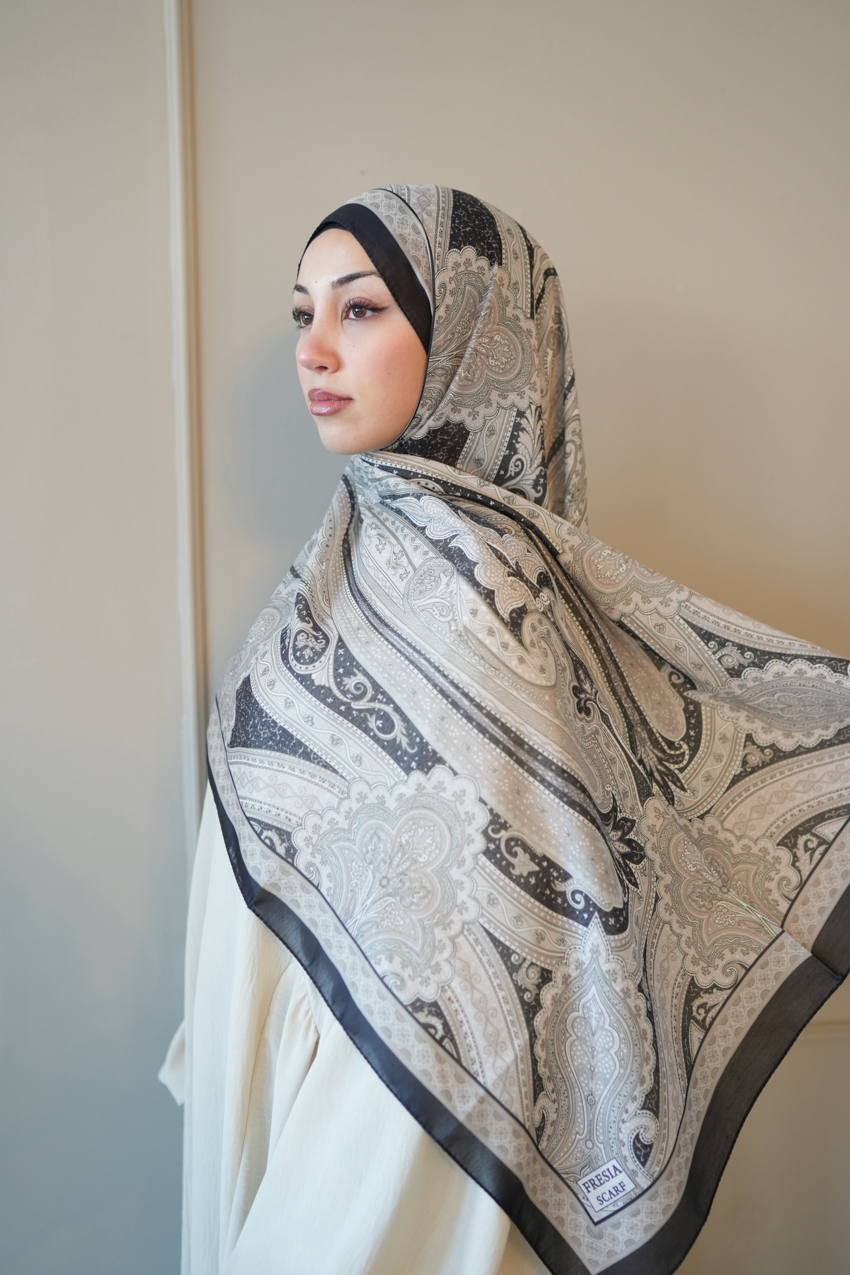 Soft Bohéme Hijab in Black