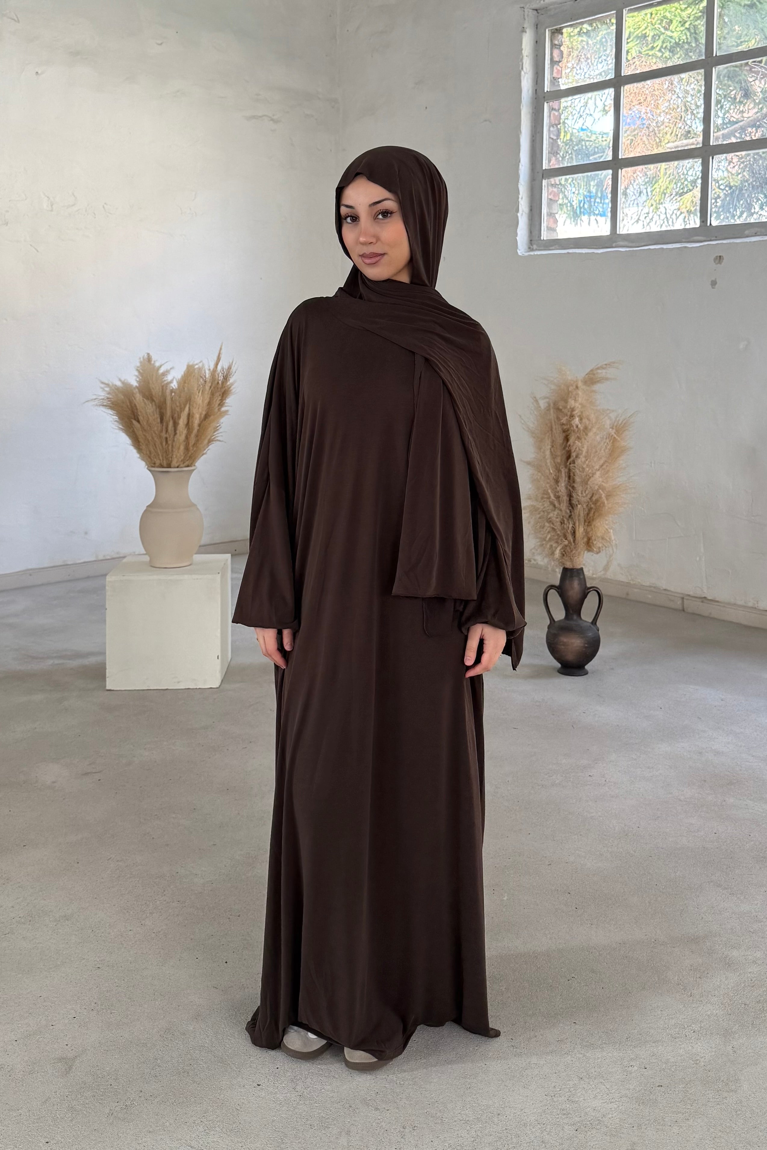 Abaya mit integriertem Hijab