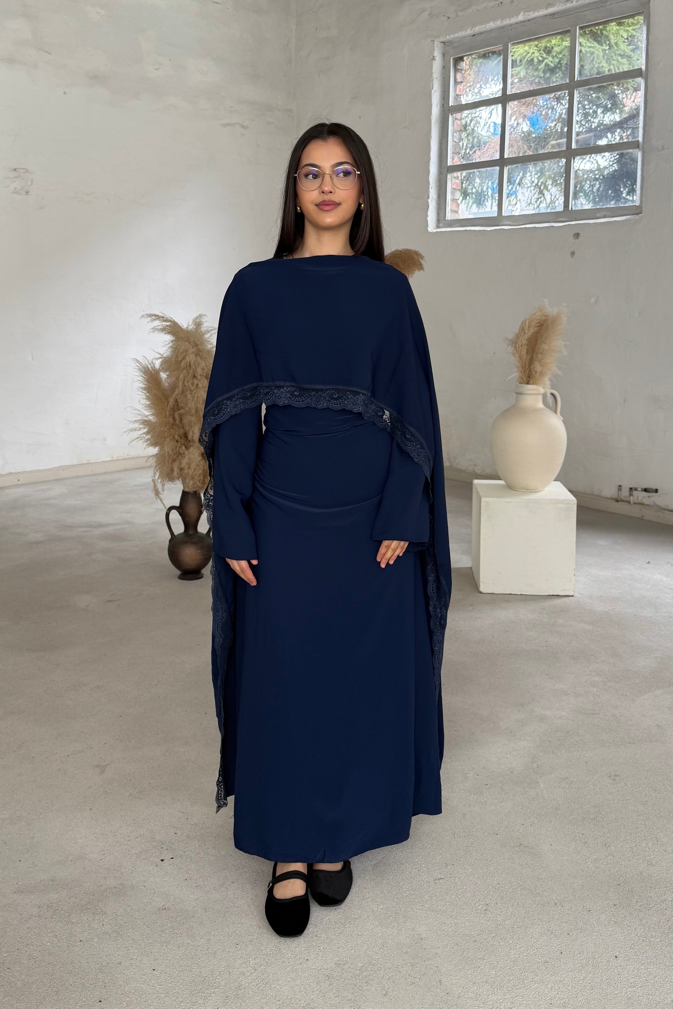 Nura Spitzen-Abendkleid