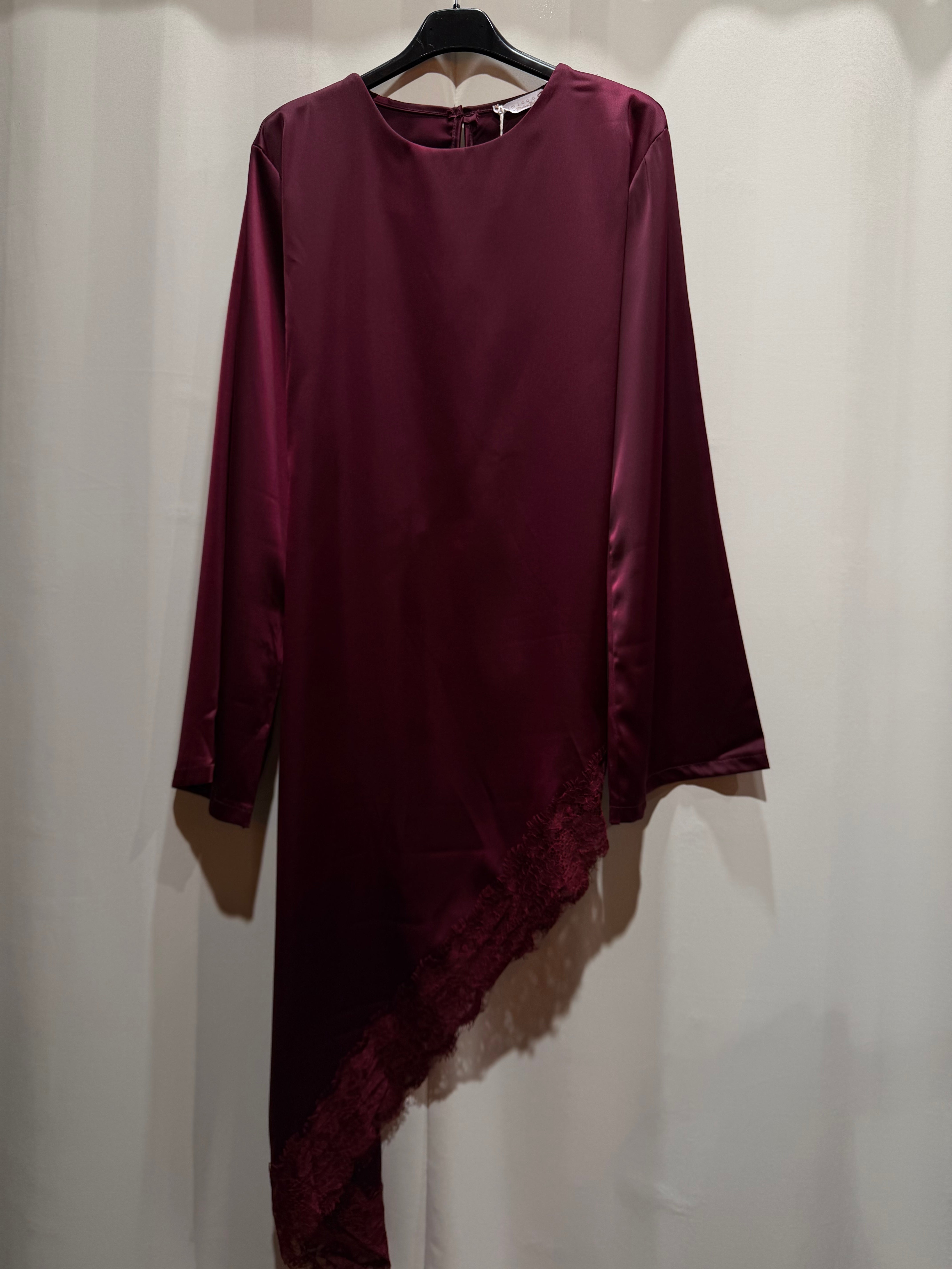 Mona Spitzen-Oberteil in lang