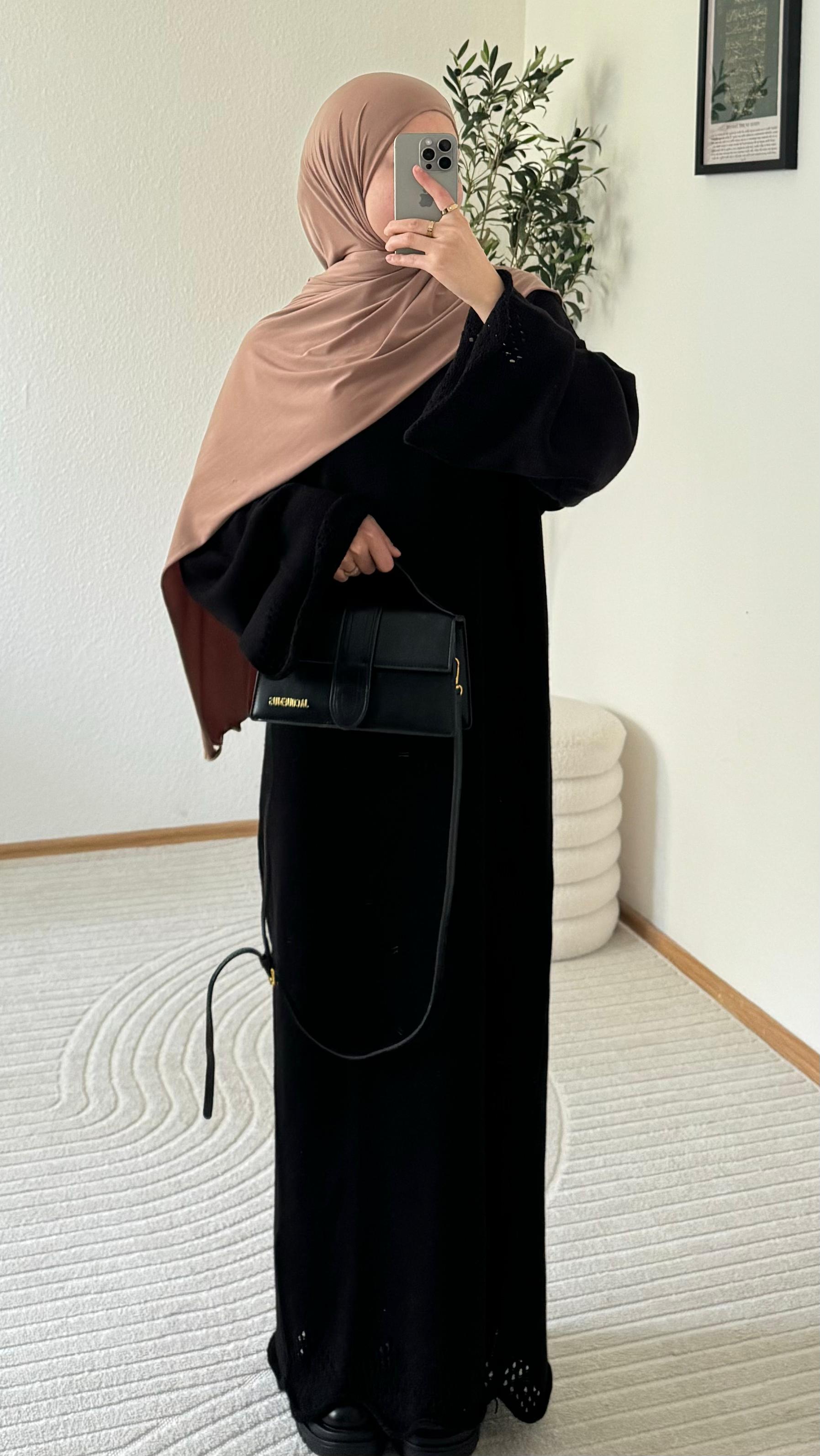 Alya Strickkleid in Schwarz