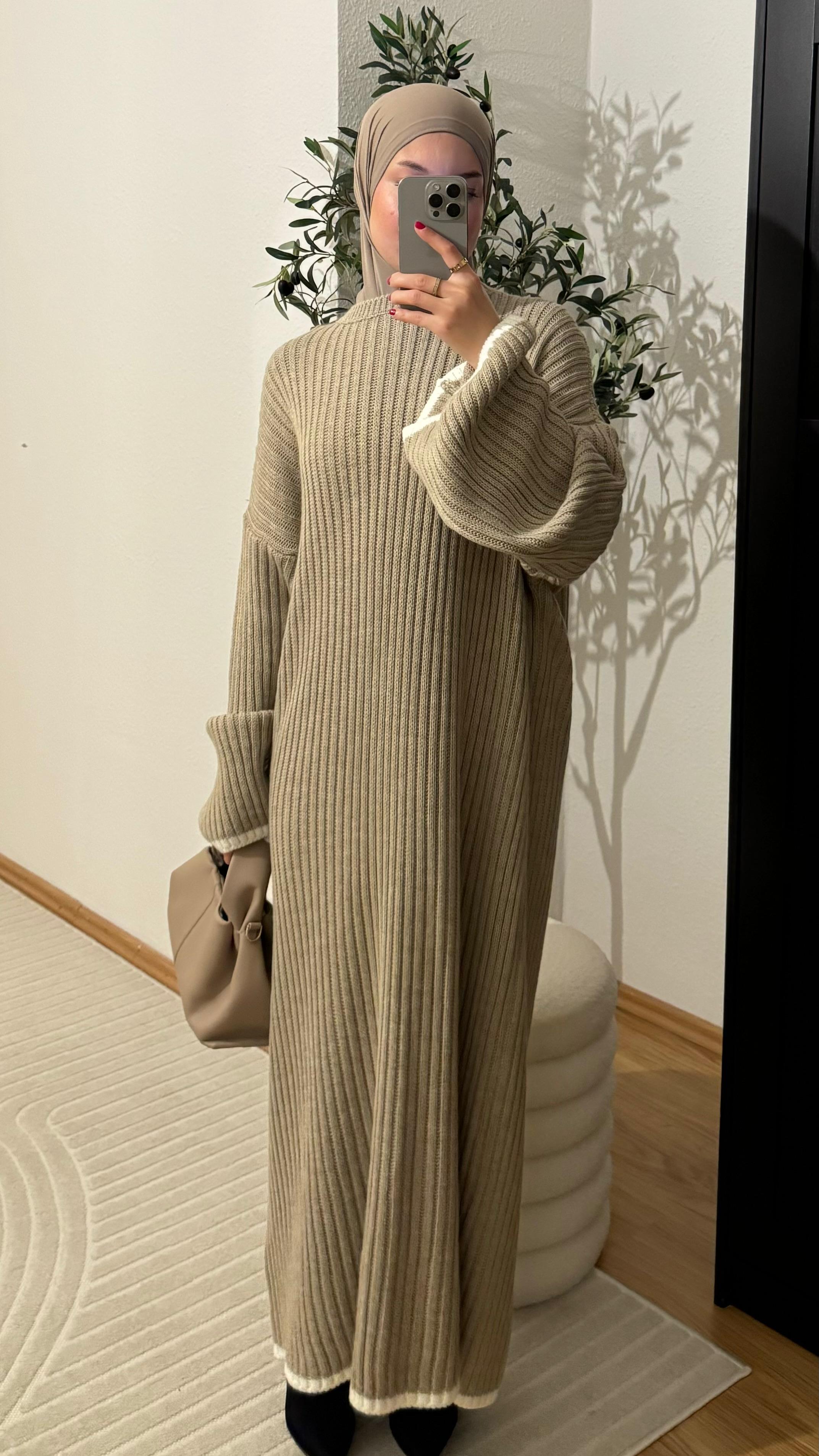 Tara Strickkleid in Taupe