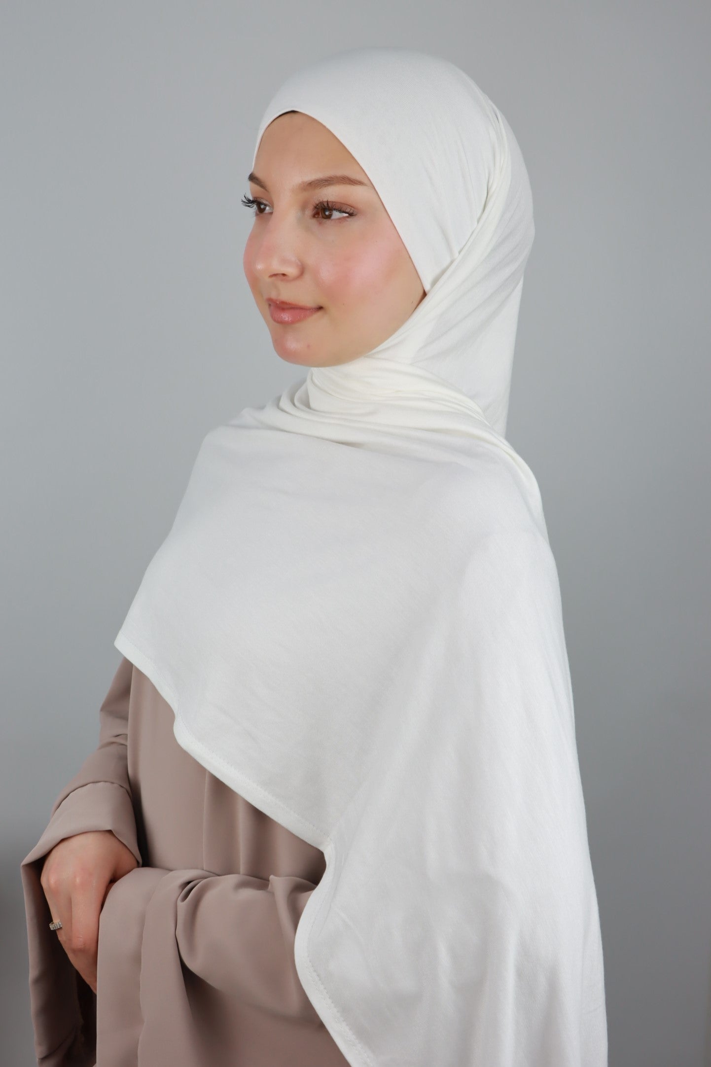 JERSEY MIT INTEGRIERTEM BONNET IN WEIß