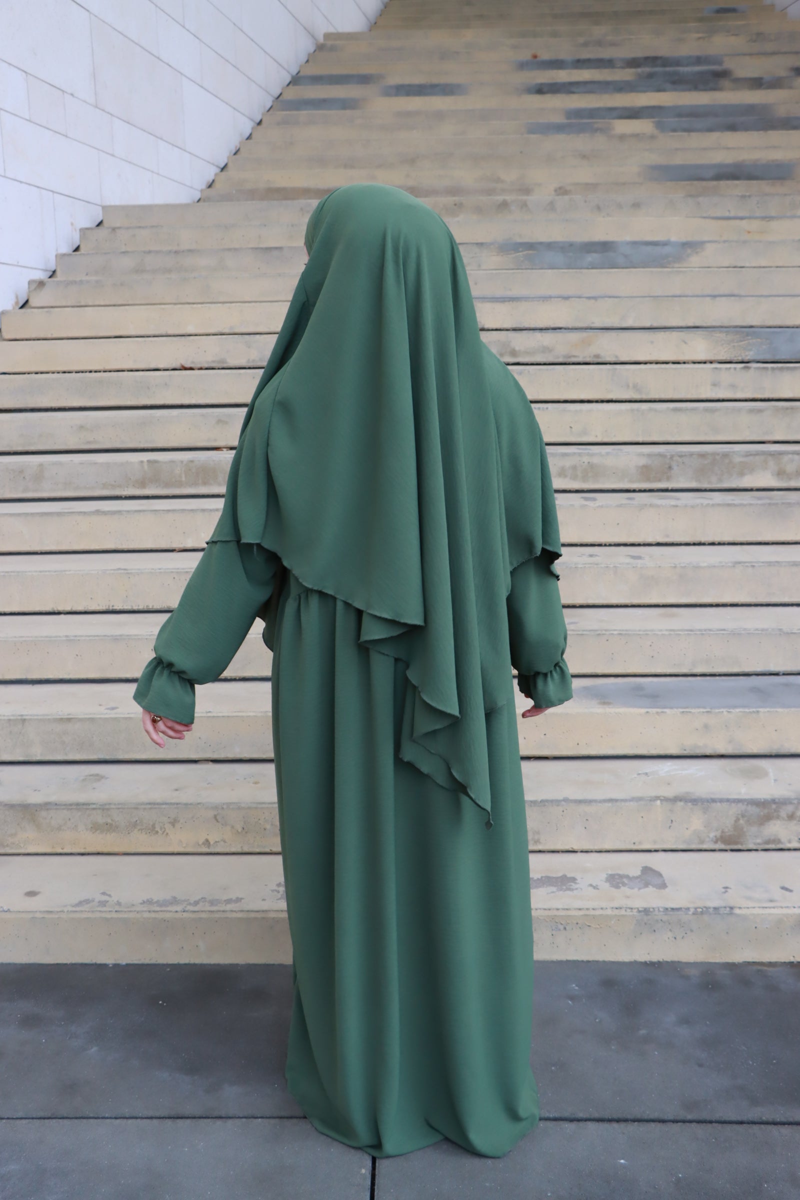 Safiya Abaya Set mit Khimar in Olivgrün
