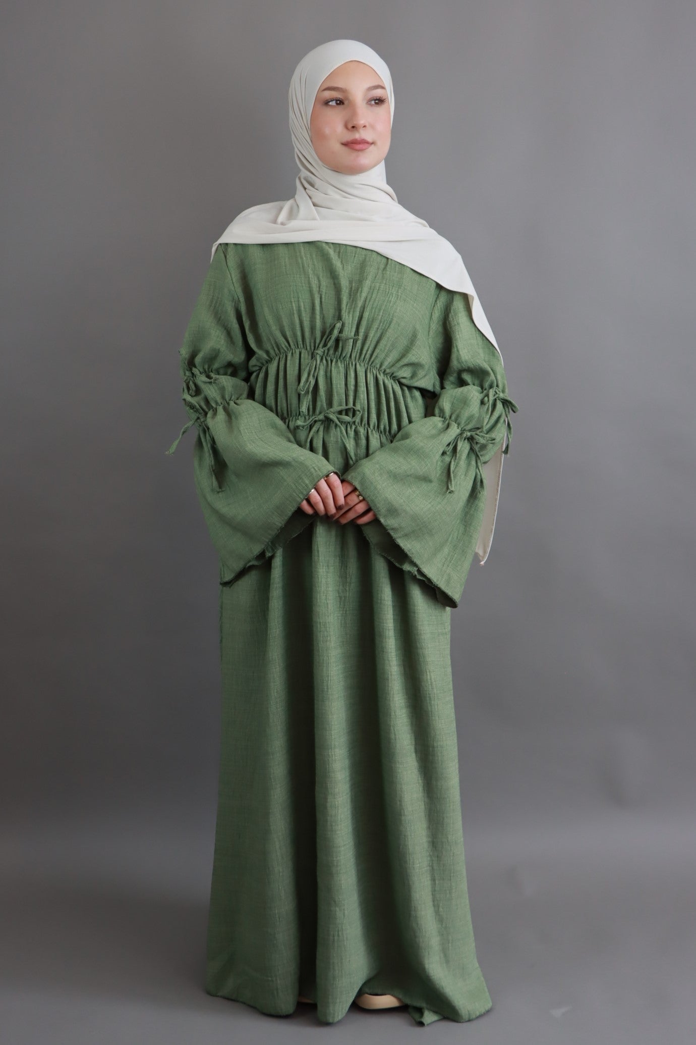 "Ayza" Kleid in Olivgrün
