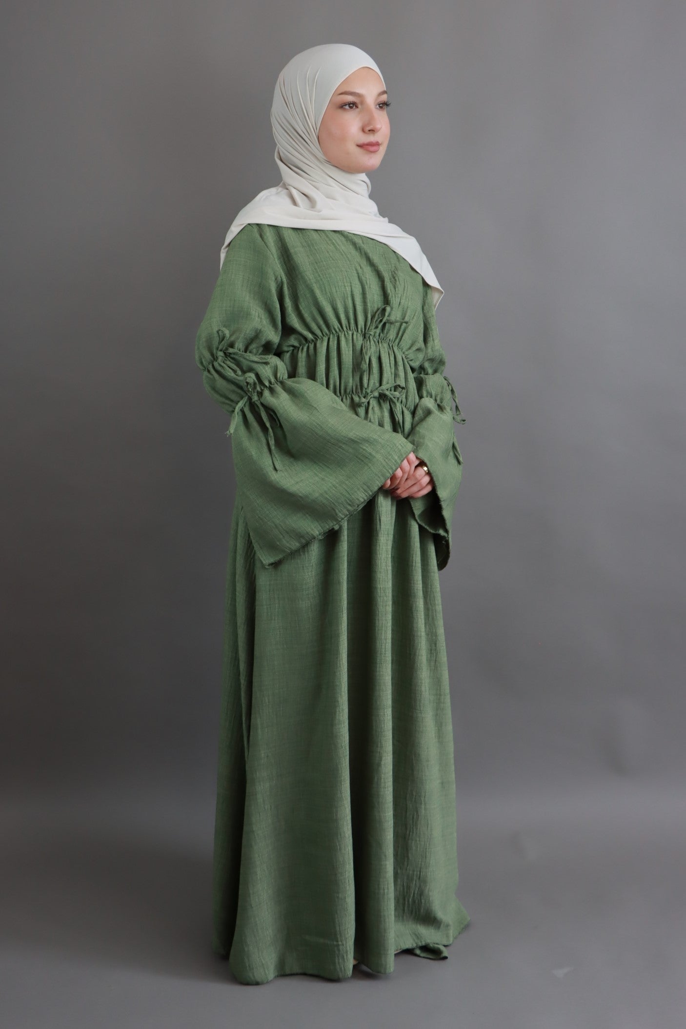 "Ayza" Kleid in Olivgrün