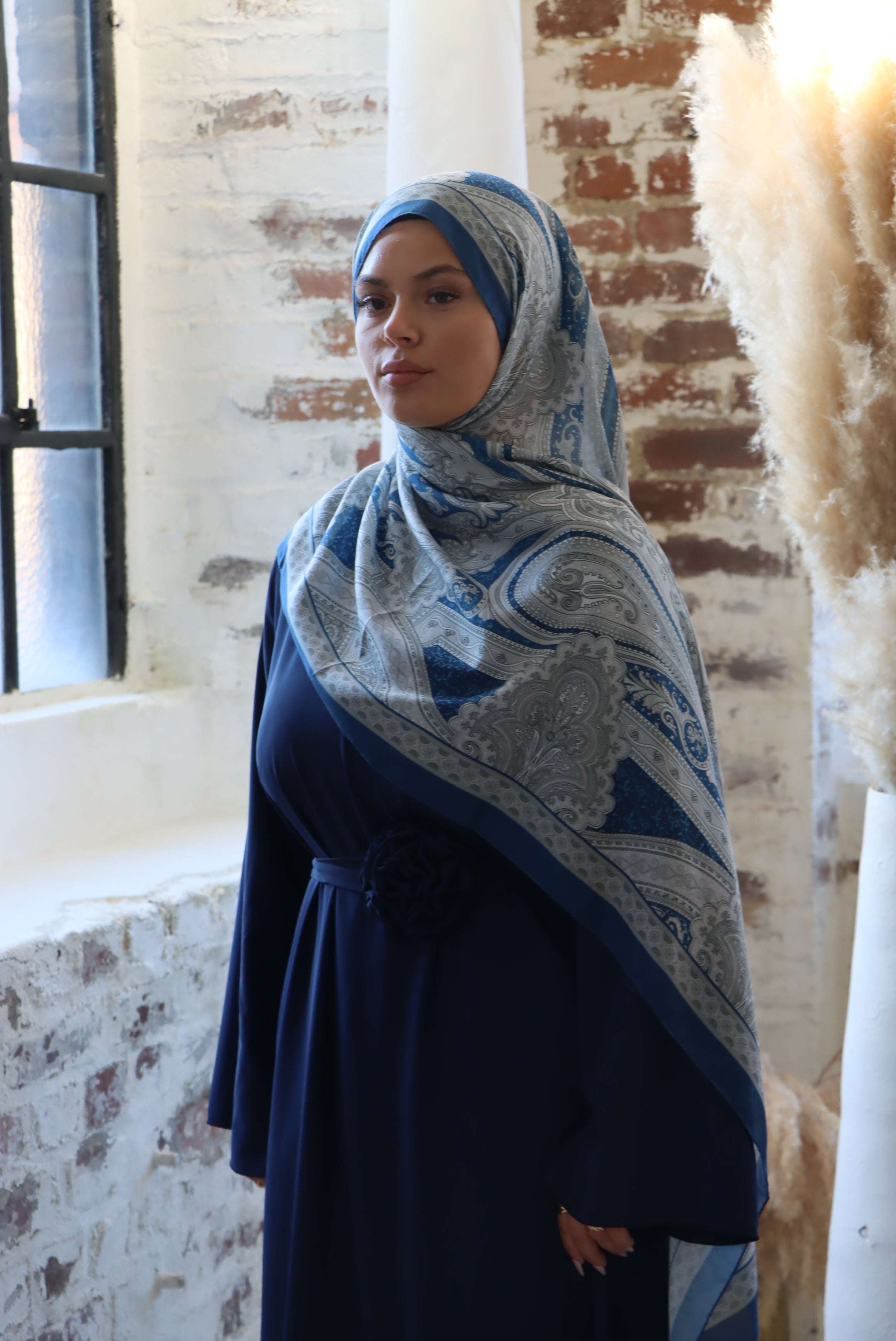Blossom Satinkleid in Royalblau