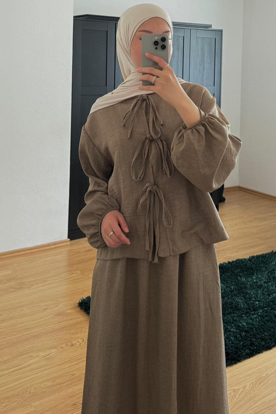 "Vera" 2-Teiler mit Rock in Taupe