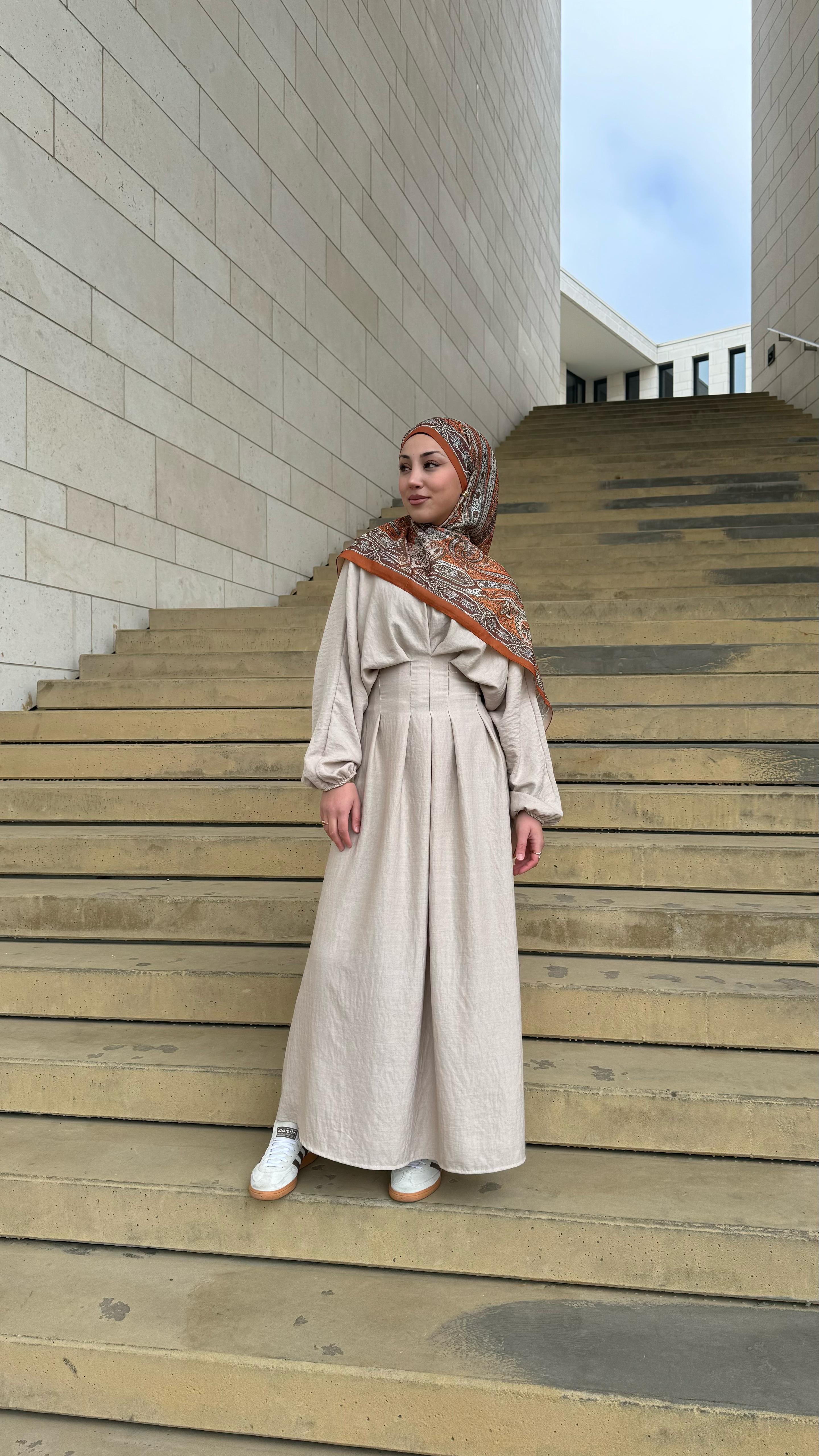 Helin Kleid in Taupe