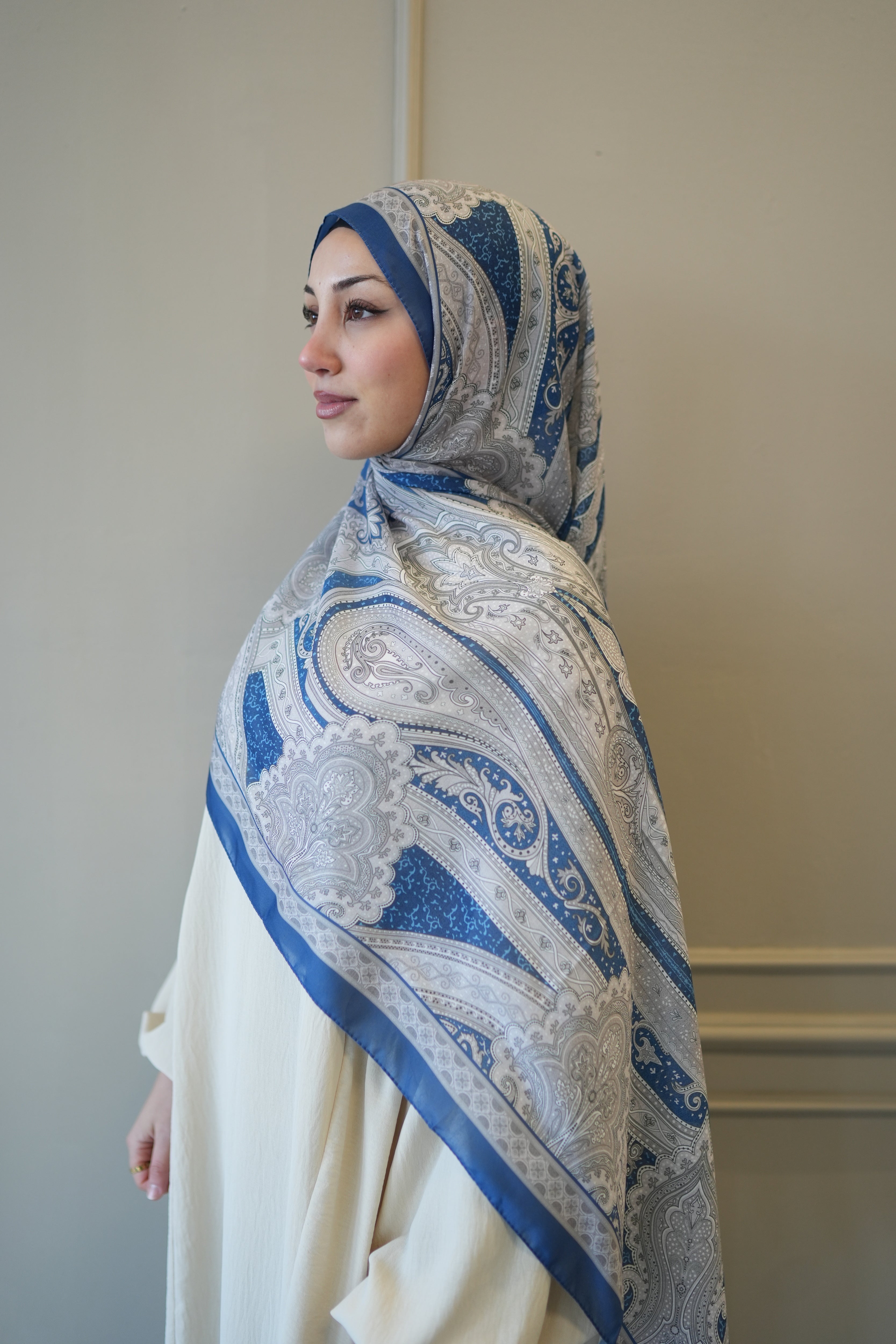 Soft Bohéme Hijab in Royal Blue